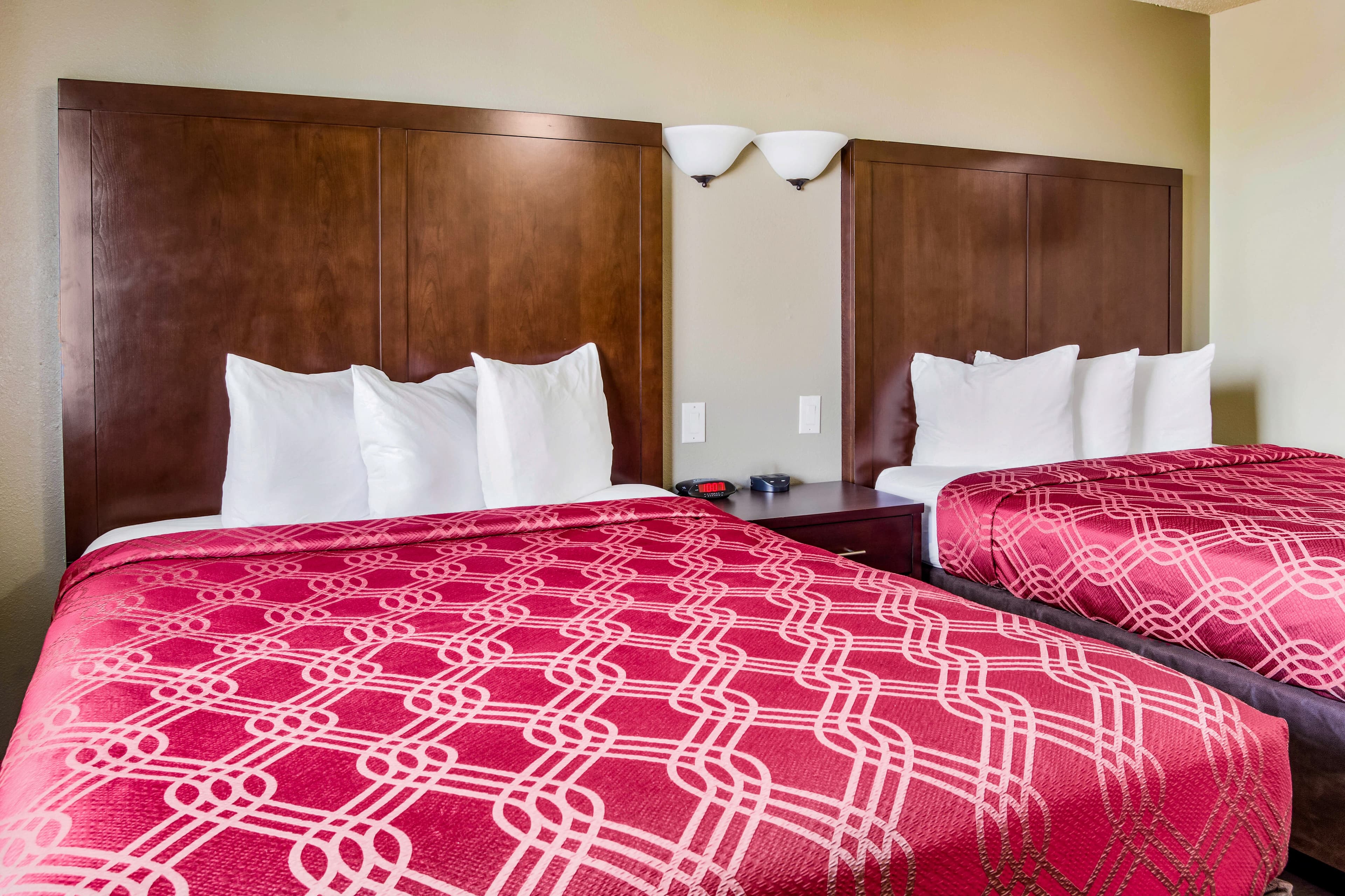 Econo Lodge Newport — 13