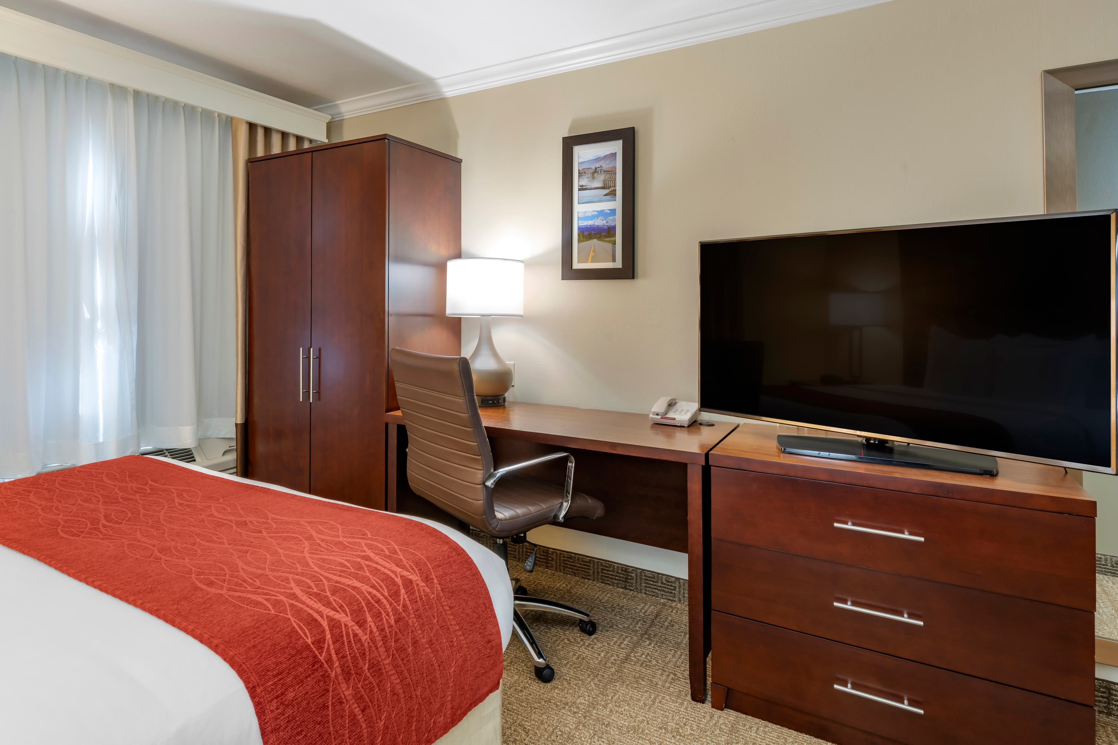 Comfort Inn Columbia Gorge — 12