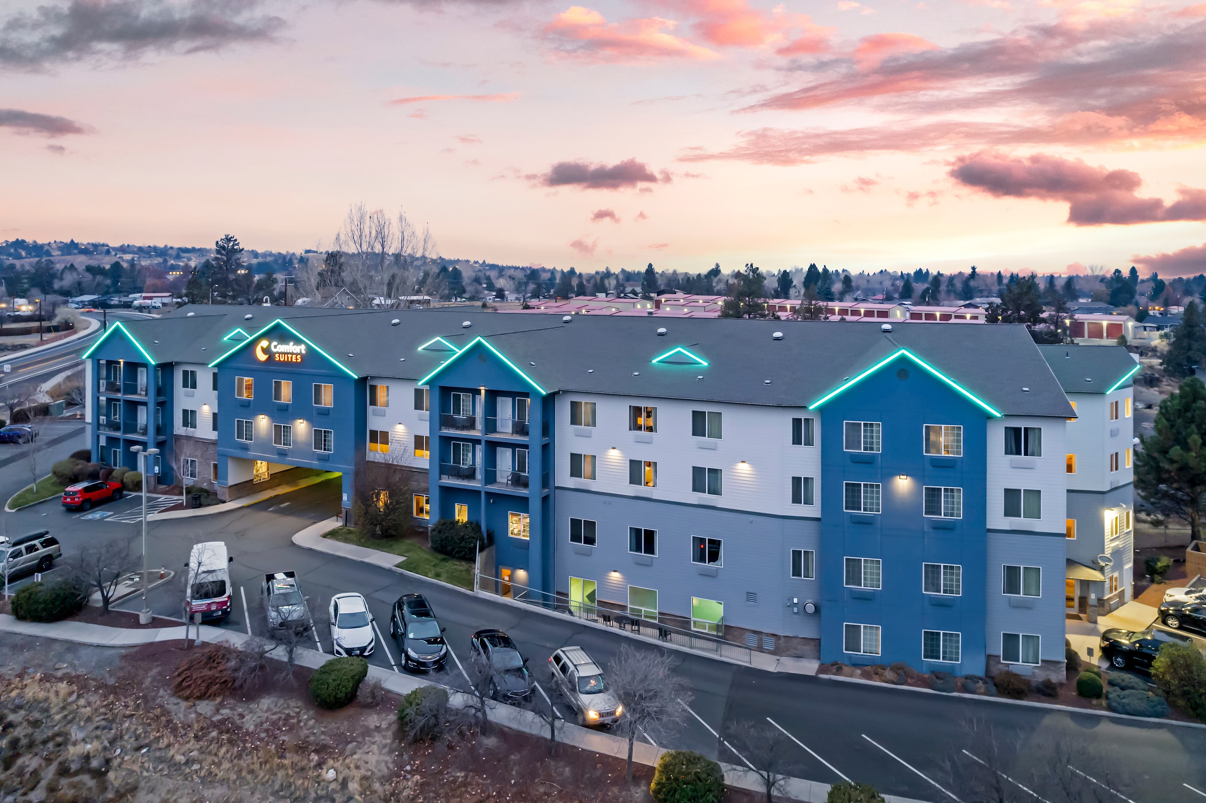 Comfort Suites Redmond Airport - Image 1