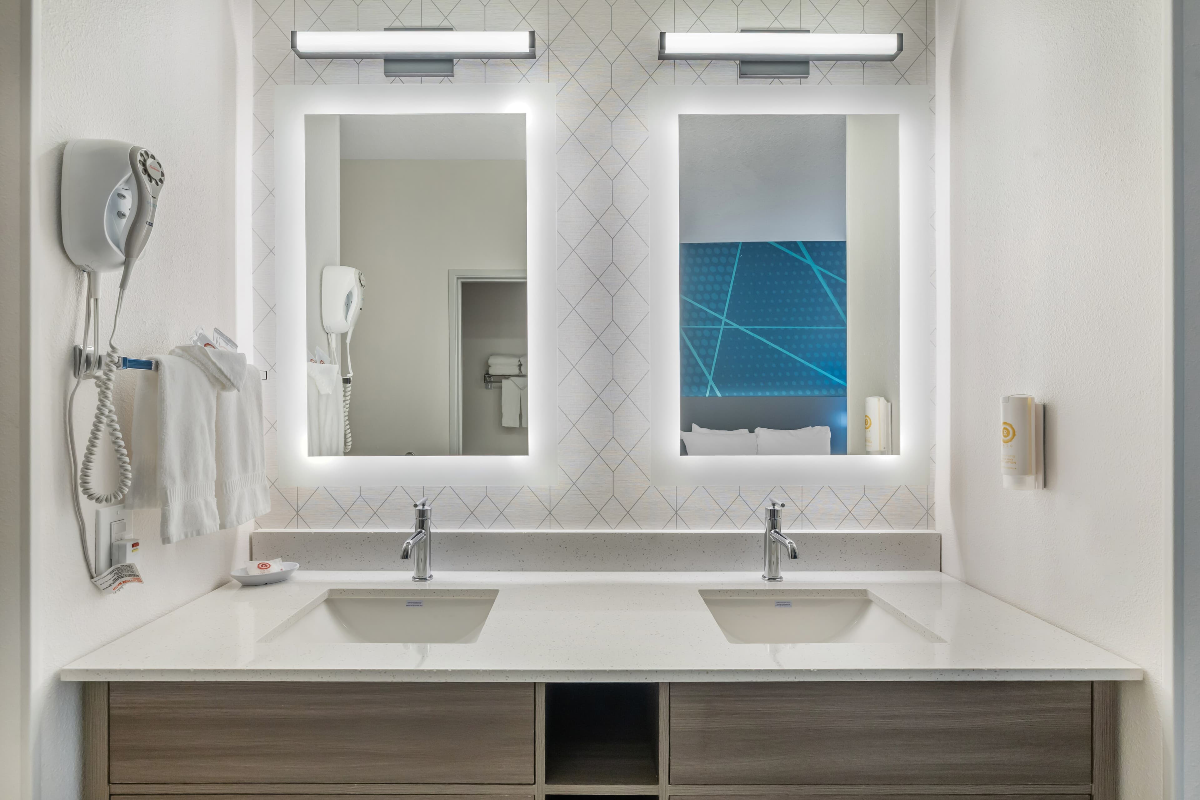 Comfort Suites Redmond Airport — 23
