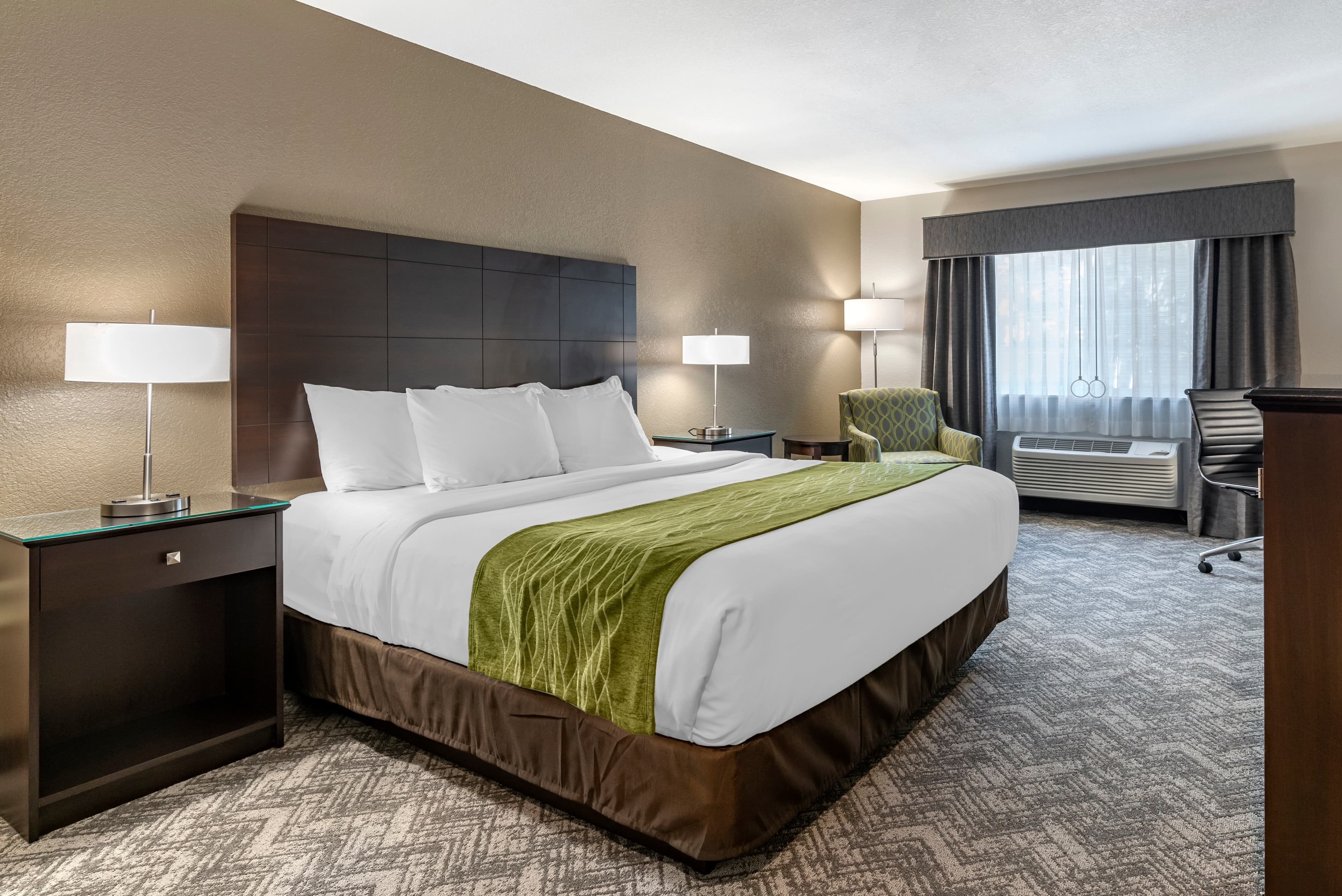Comfort Inn & Suites Tualatin - Lake Oswego South - Image 2