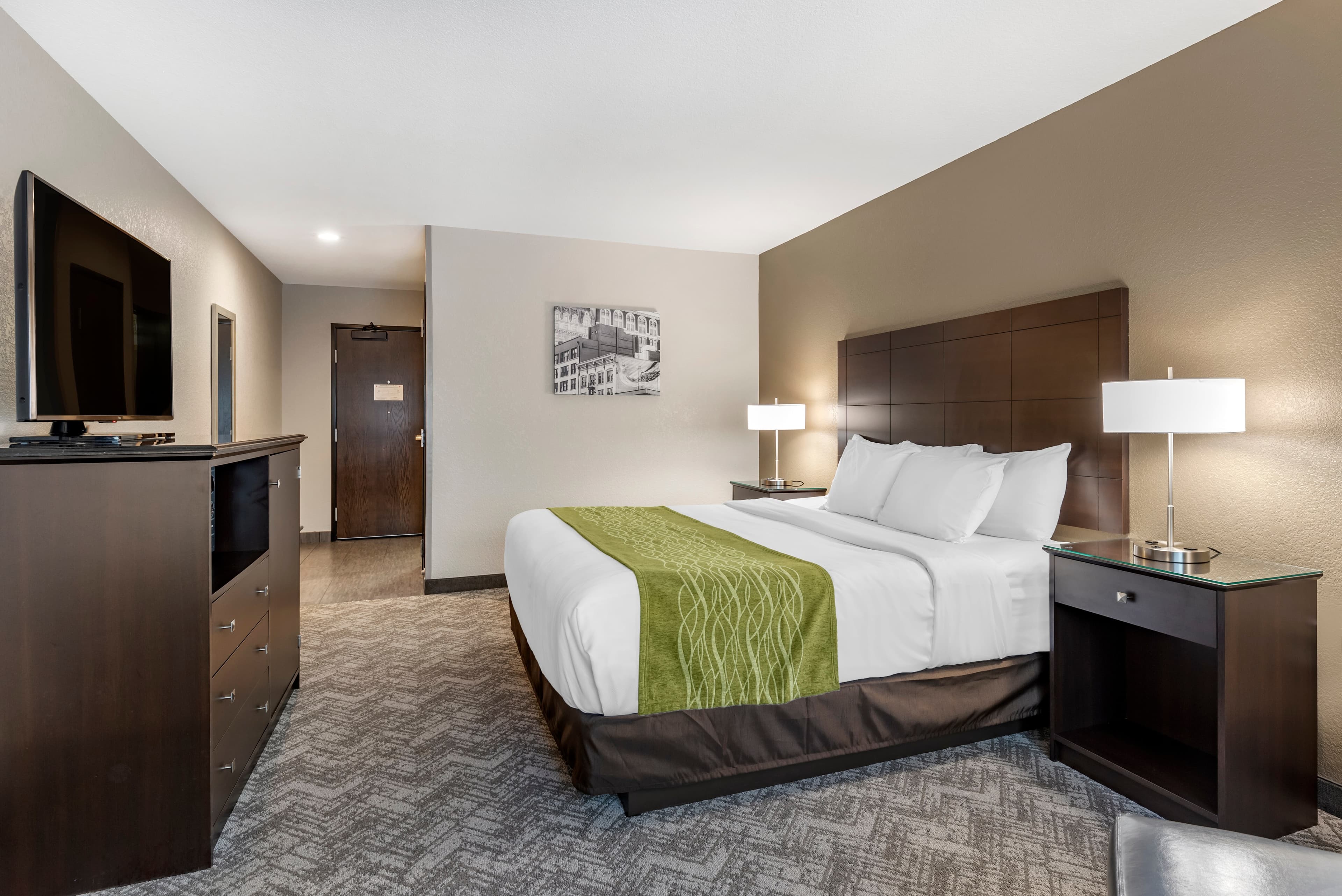 Comfort Inn & Suites Tualatin - Lake Oswego South - Image 3