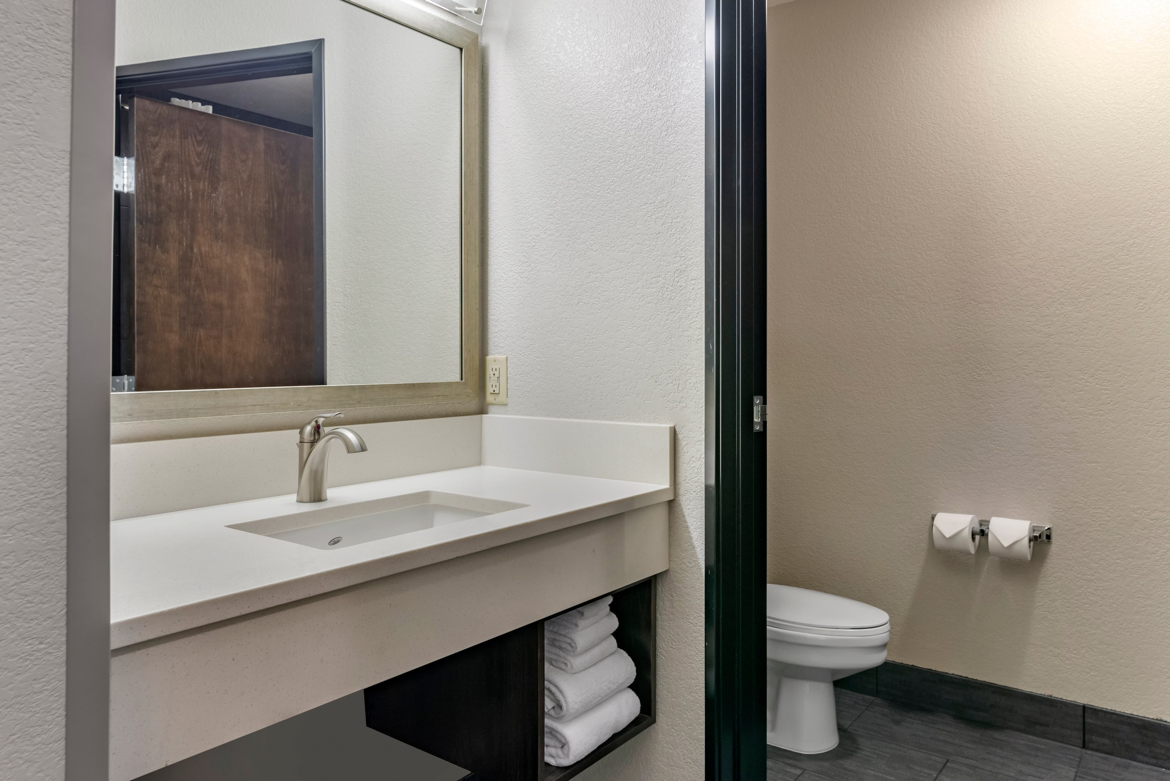 Comfort Inn & Suites Tualatin - Lake Oswego South — 19