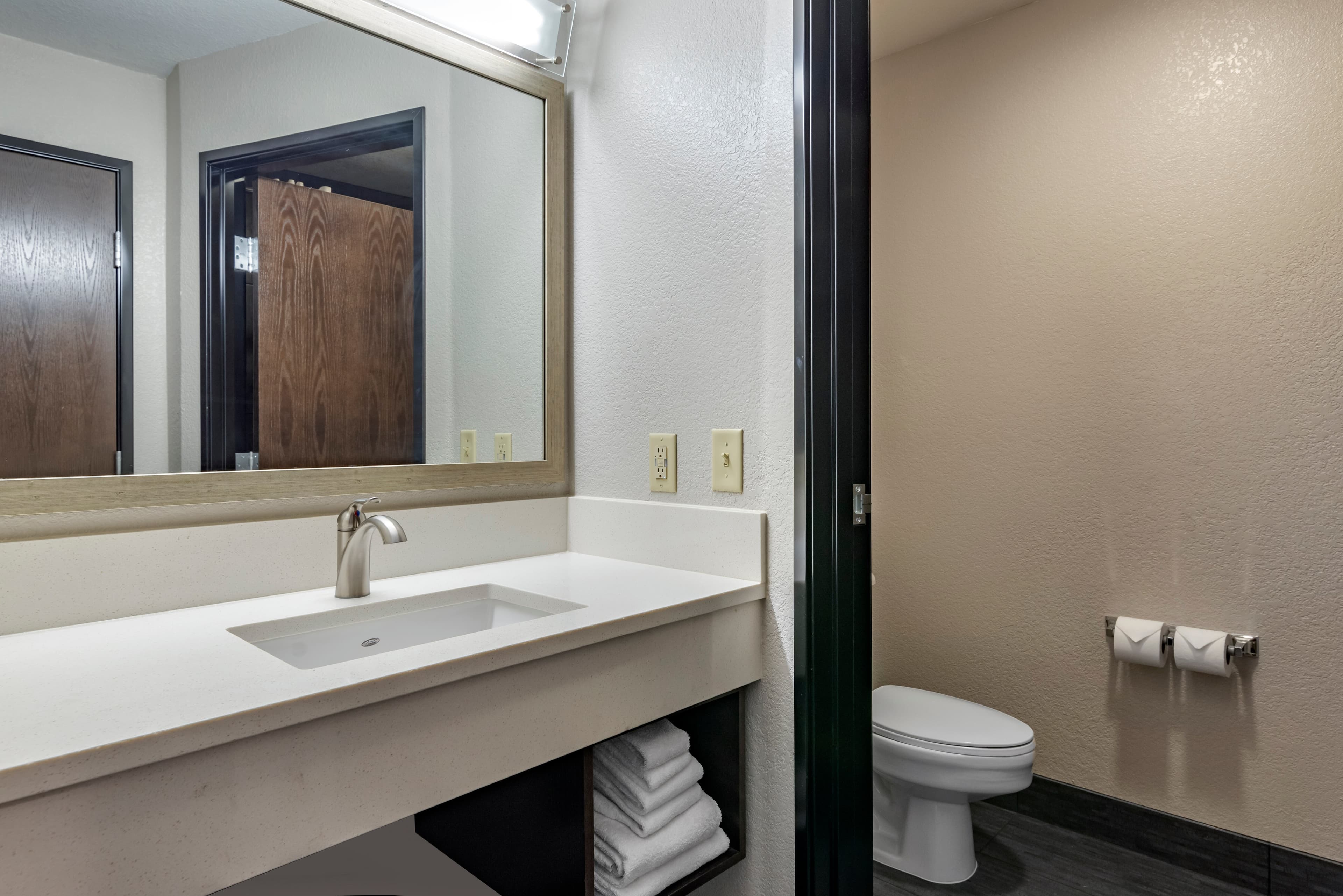 Comfort Inn & Suites Tualatin - Lake Oswego South — 23