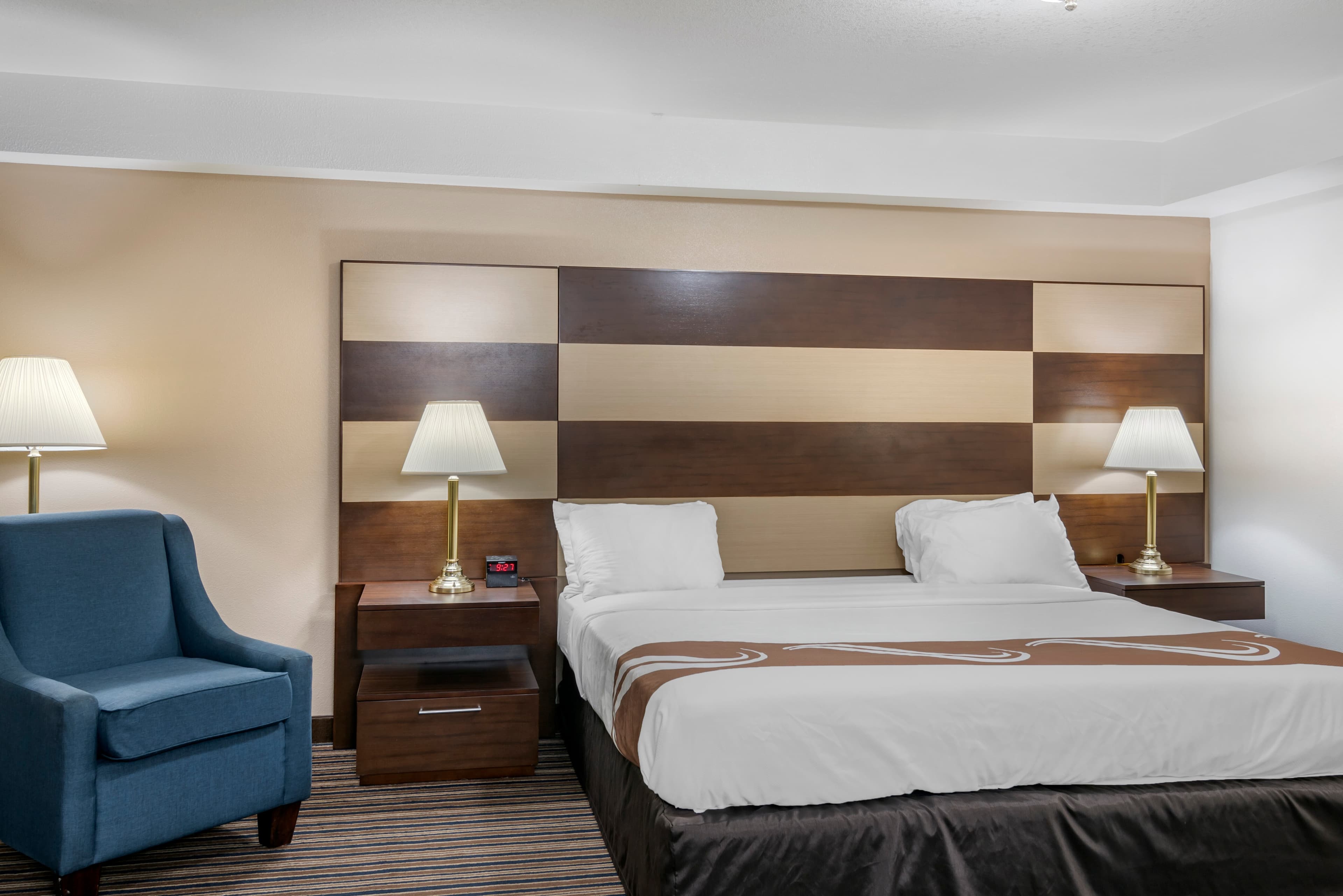 Quality Inn Central Roseburg - Image 2
