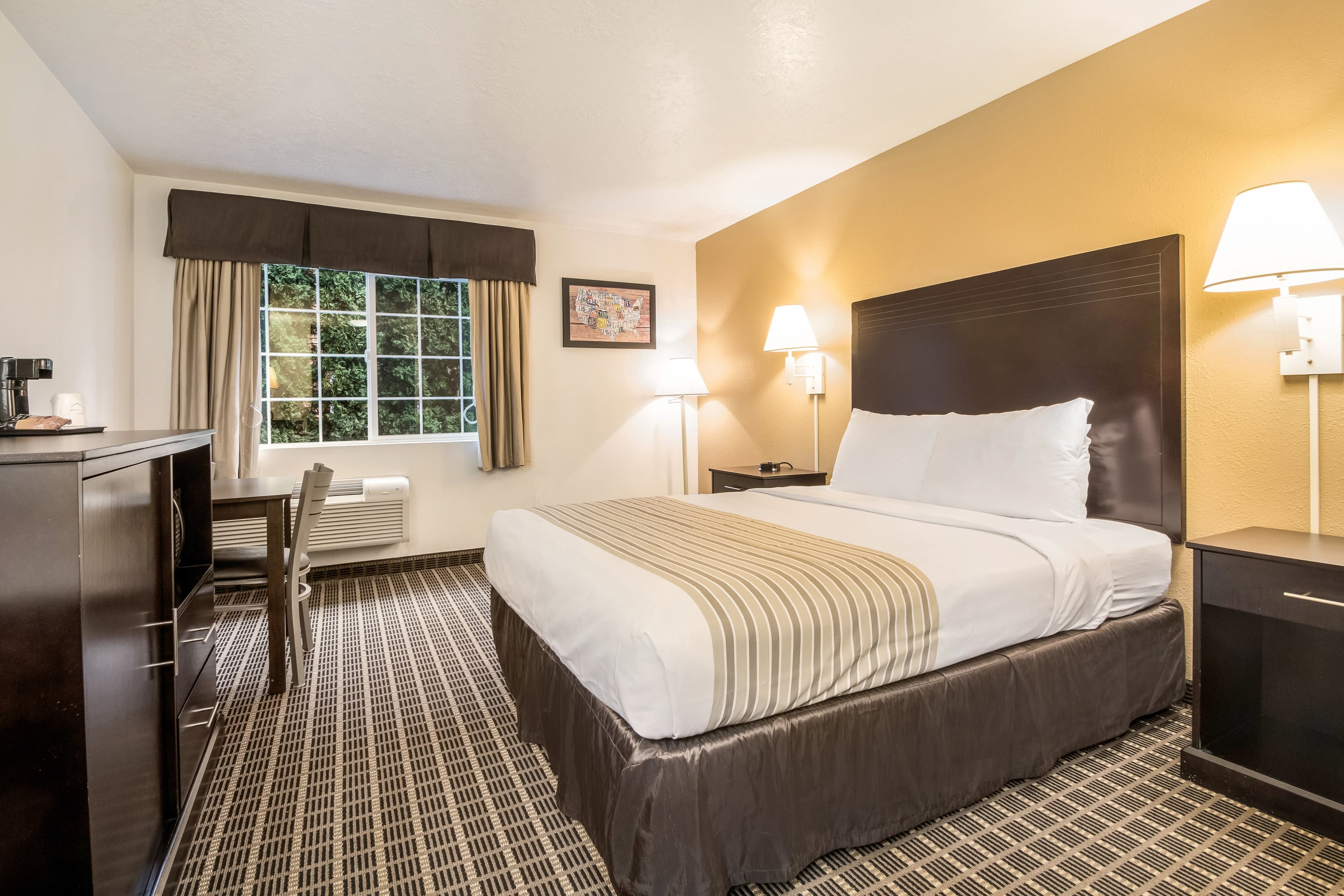 Econo Lodge Corvallis Near University - Image 3
