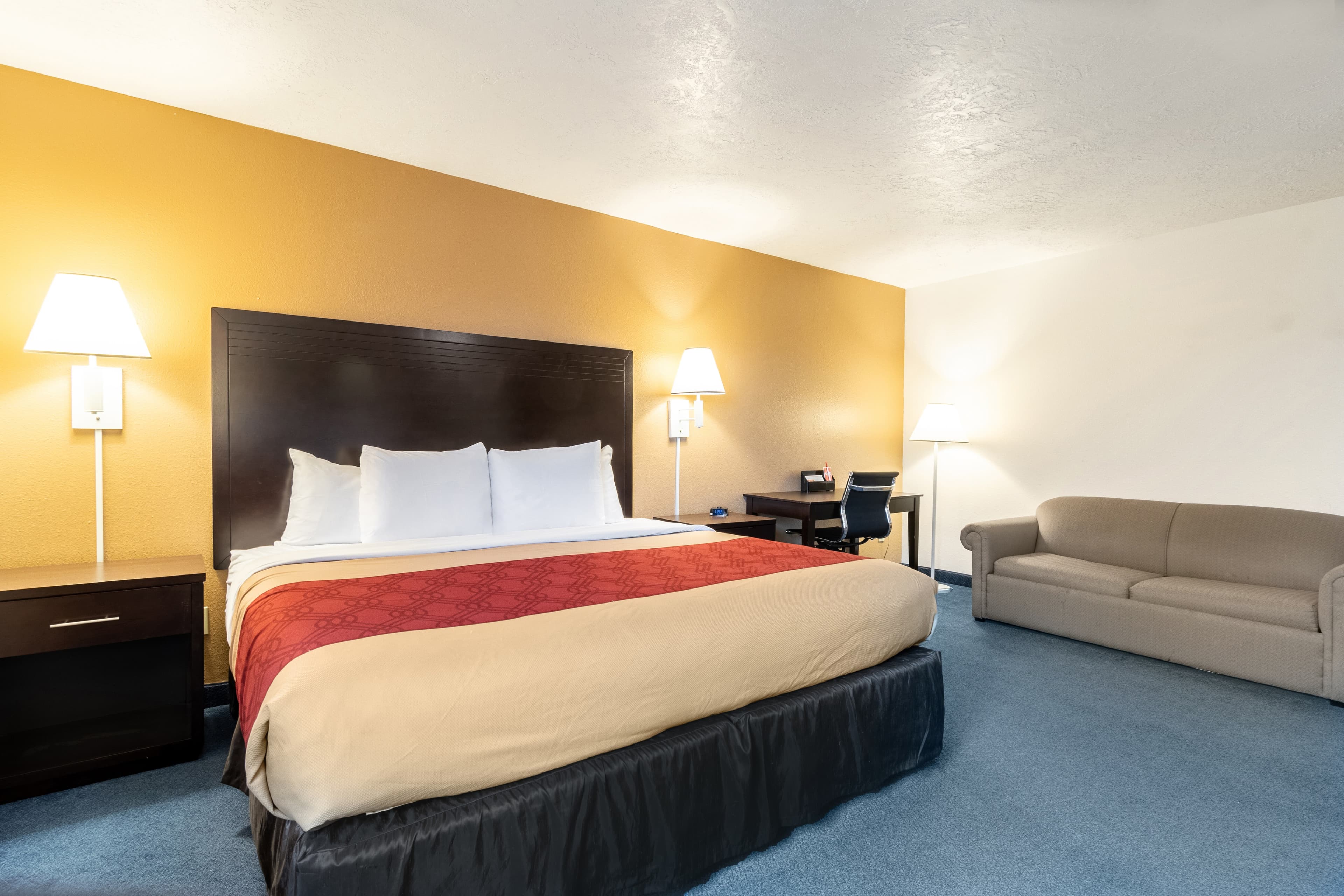 Econo Lodge Corvallis Near University — 7