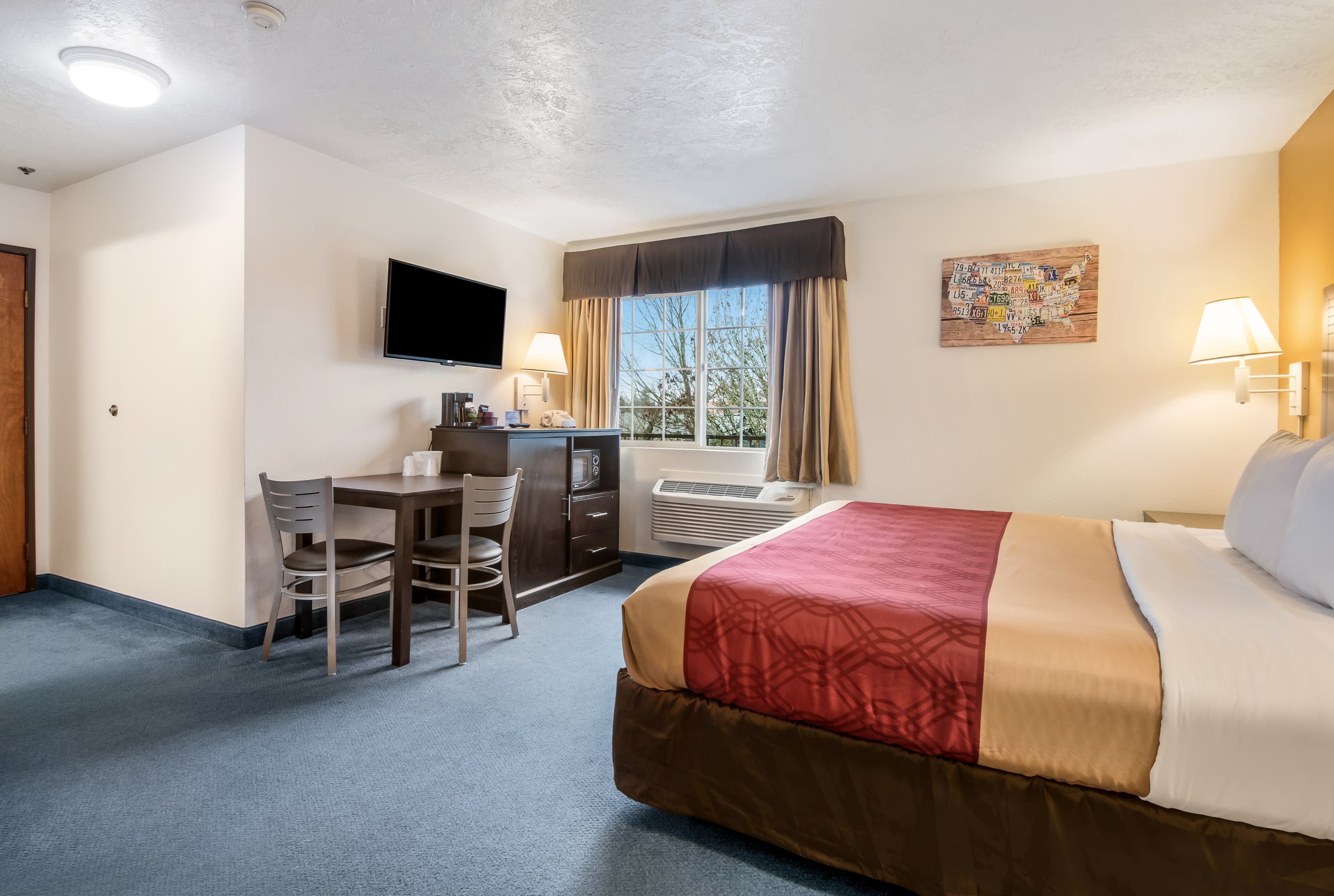 Econo Lodge Corvallis Near University — 8