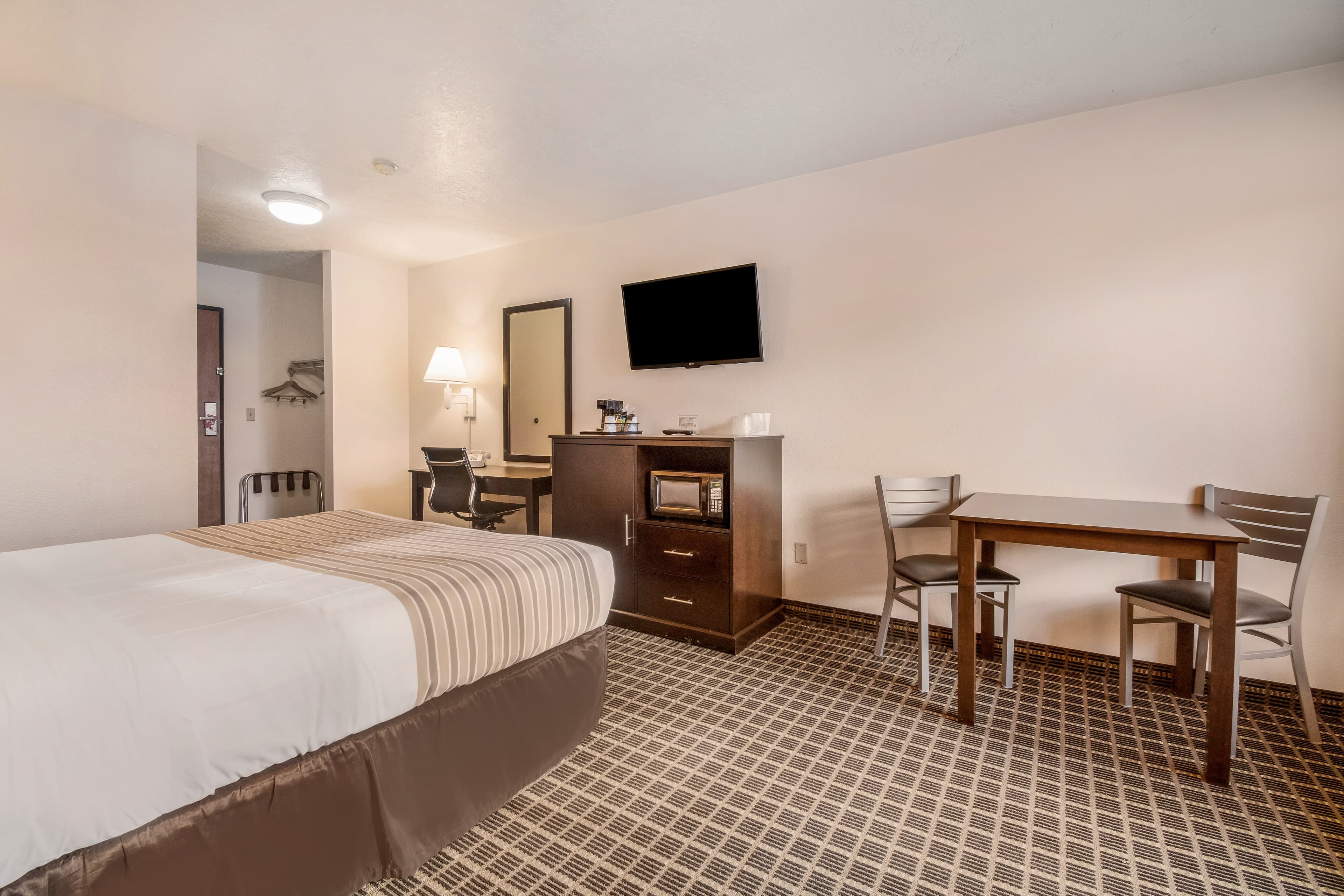 Econo Lodge Corvallis Near University — 10