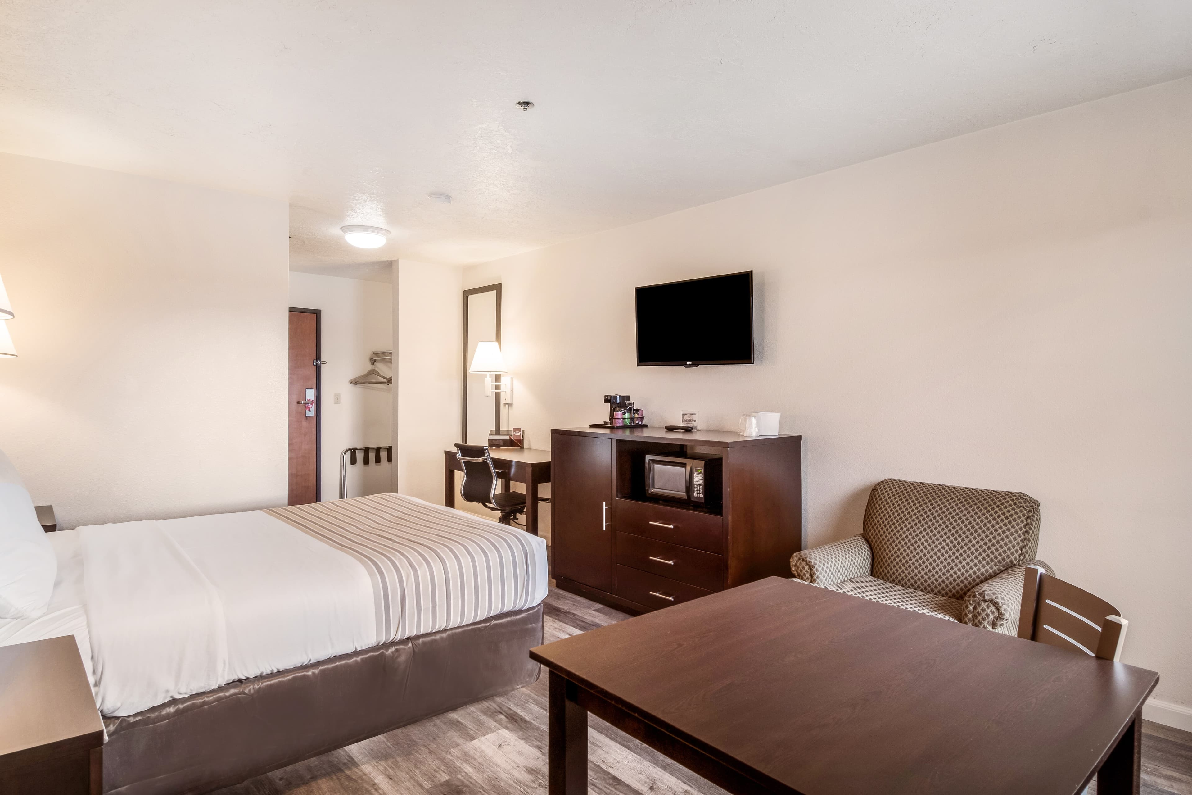 Econo Lodge Corvallis Near University — 18