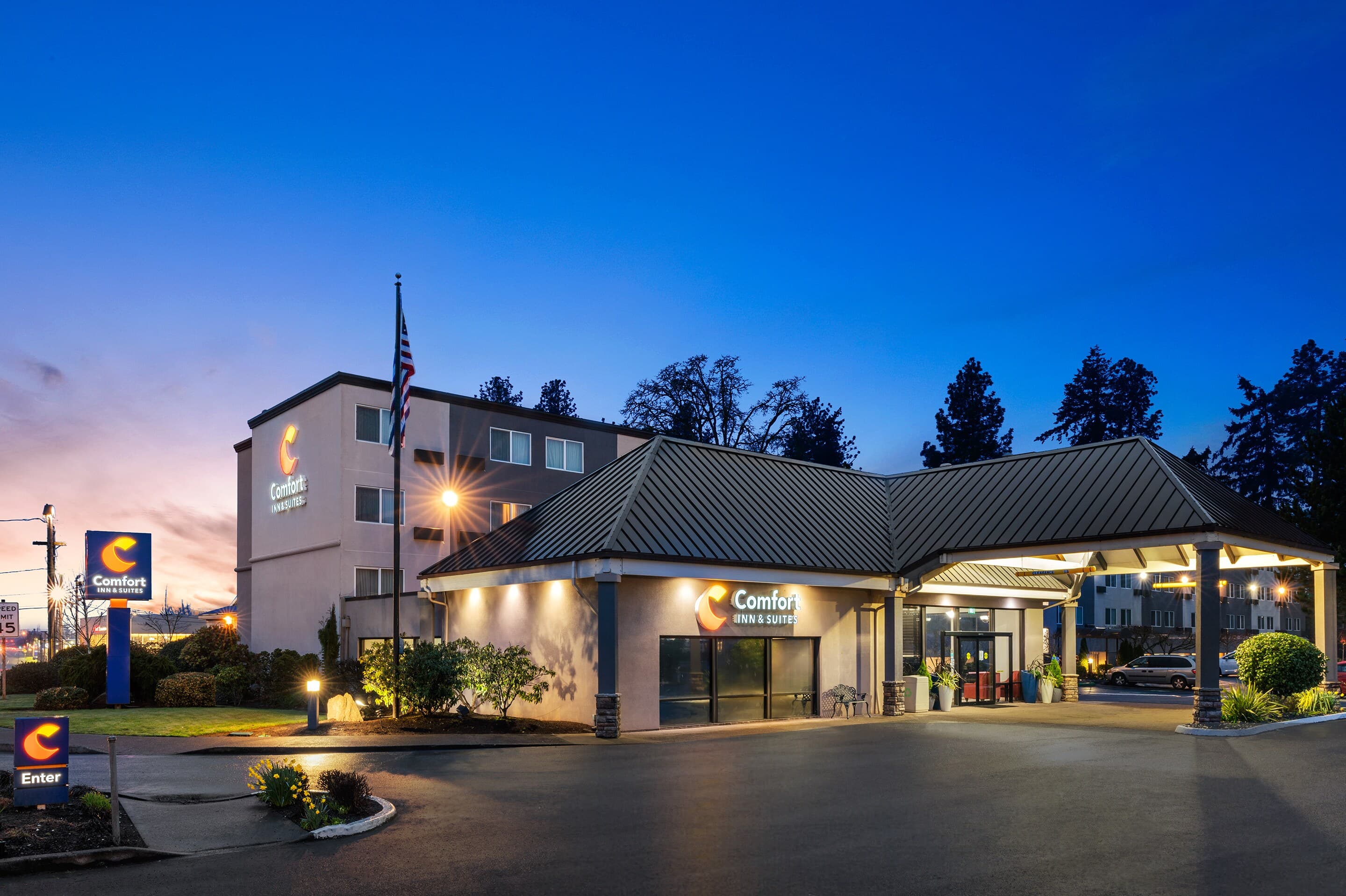 Comfort Inn & Suites Beaverton - Portland West - Image 1