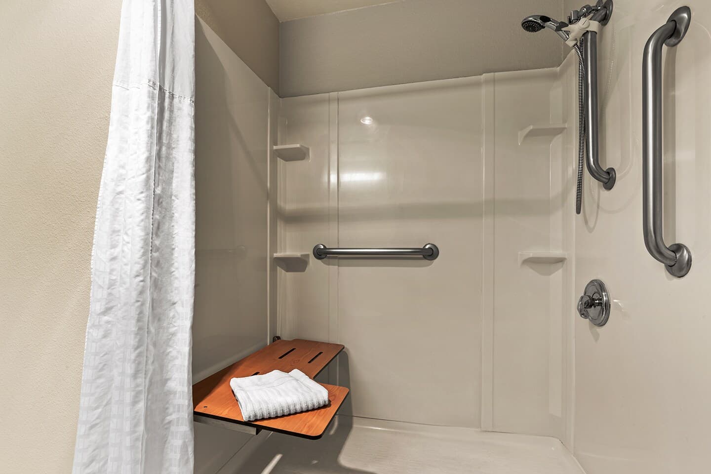 Comfort Inn & Suites Beaverton - Portland West - Image 5