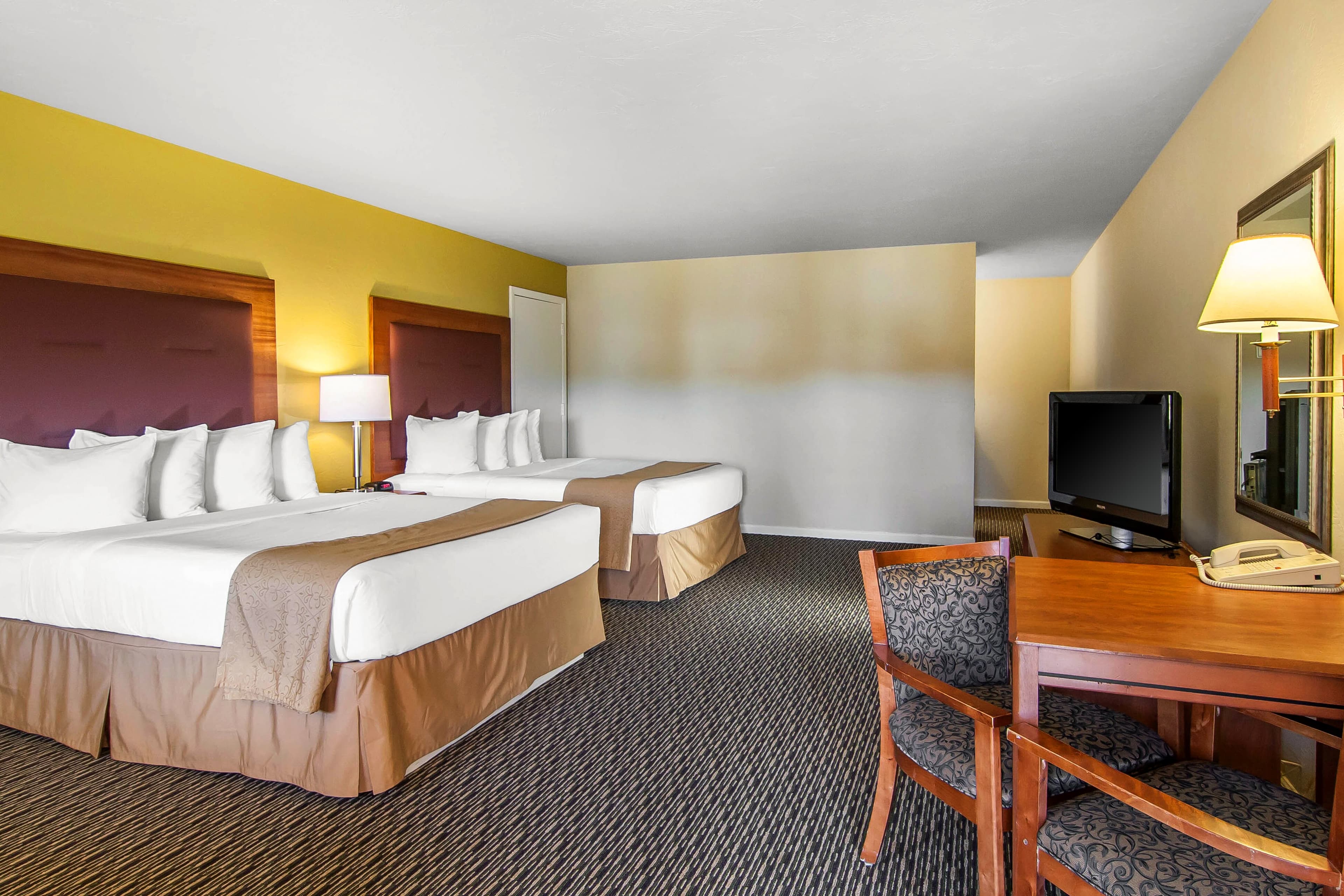 Quality Inn & Suites at Coos Bay - Image 3
