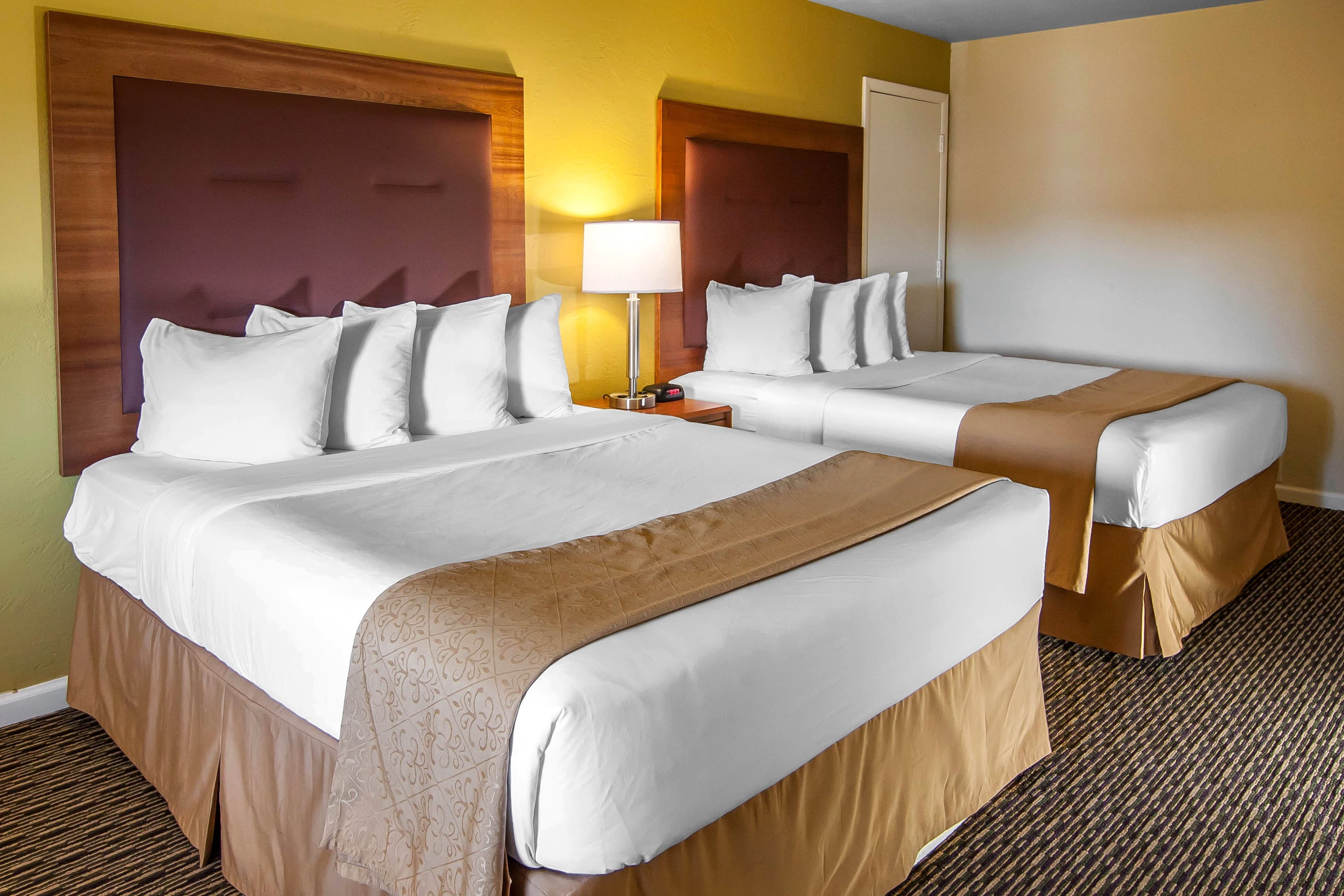 Quality Inn & Suites at Coos Bay - Image 4