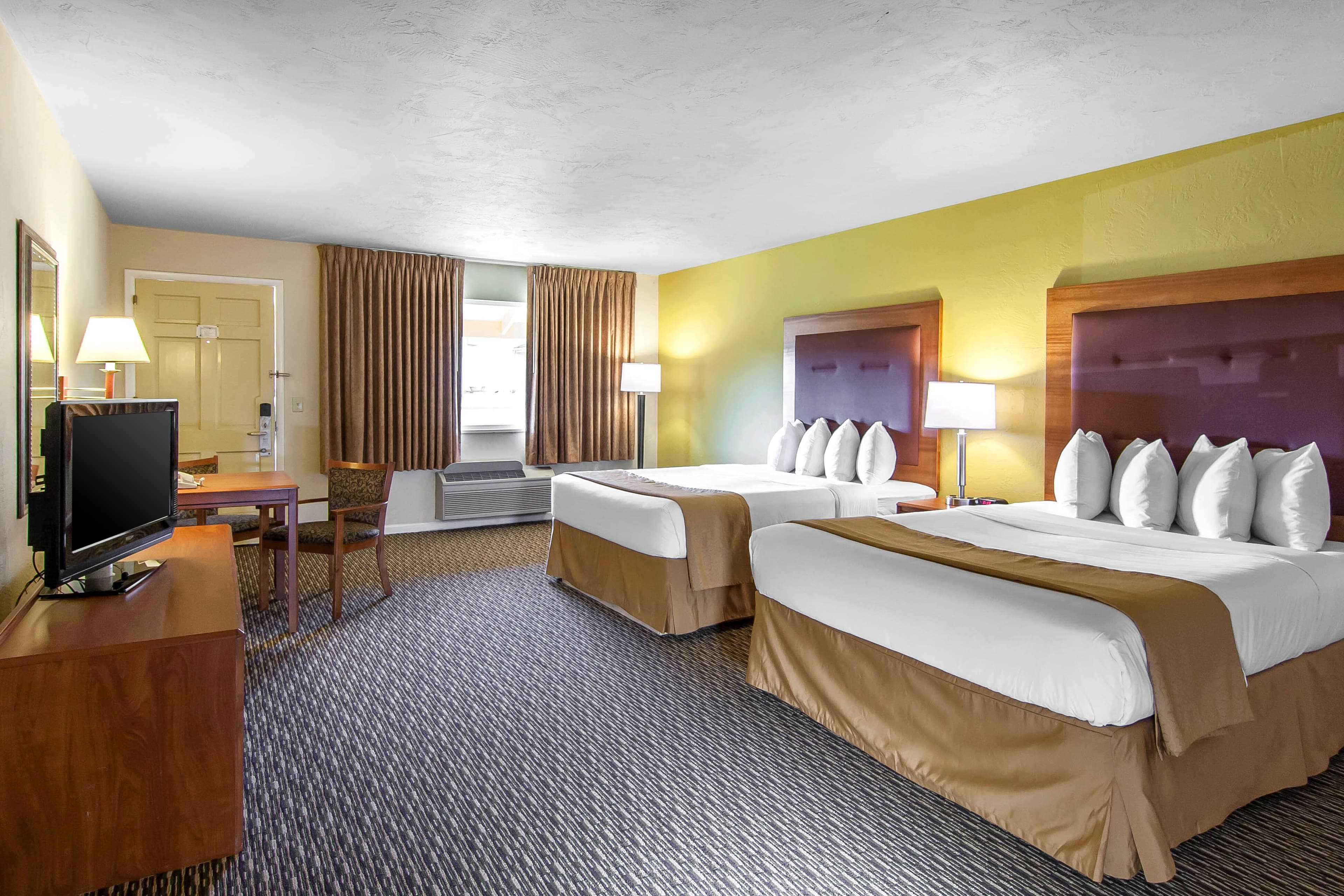 Quality Inn & Suites at Coos Bay - Image 5