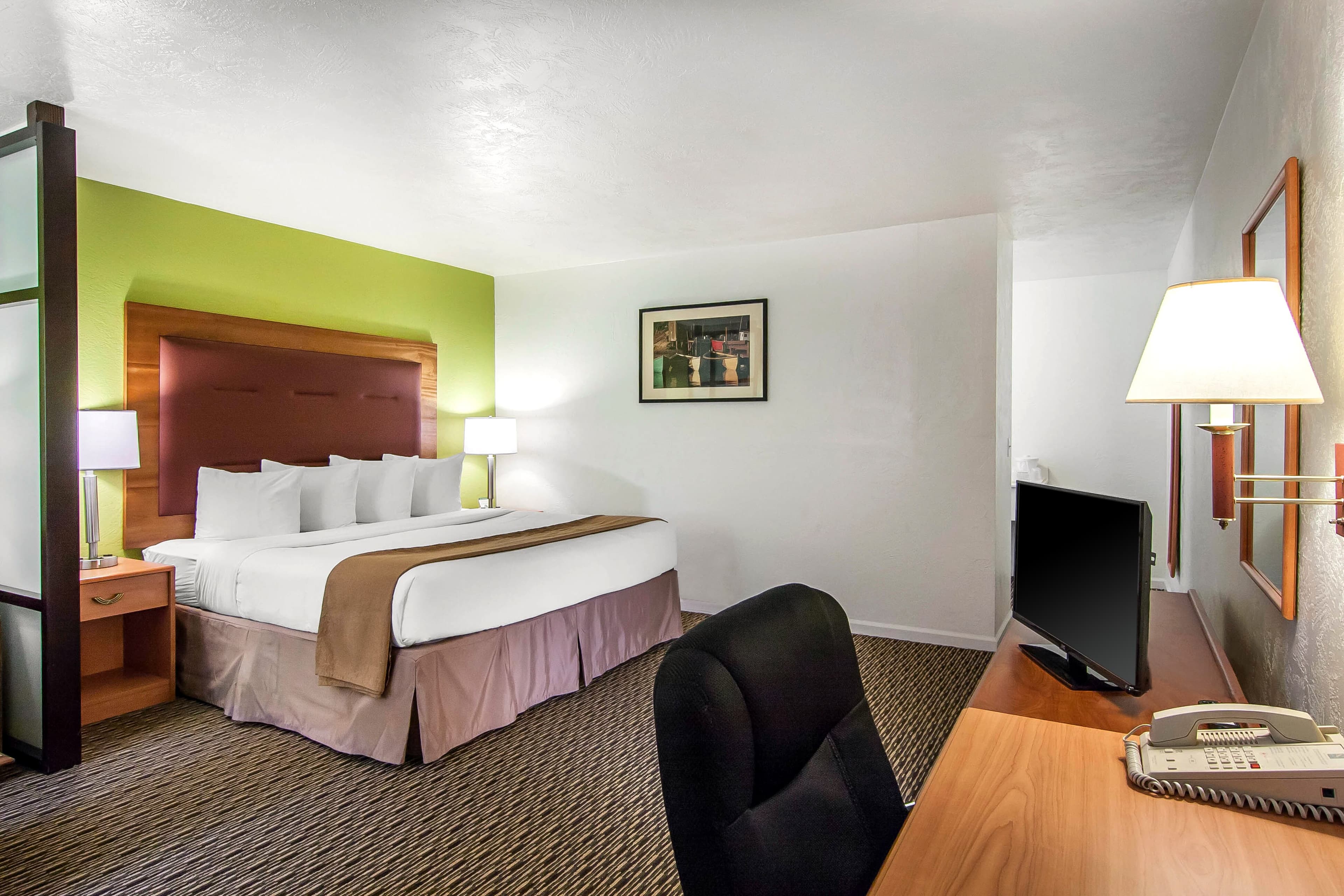 Quality Inn & Suites at Coos Bay — 11