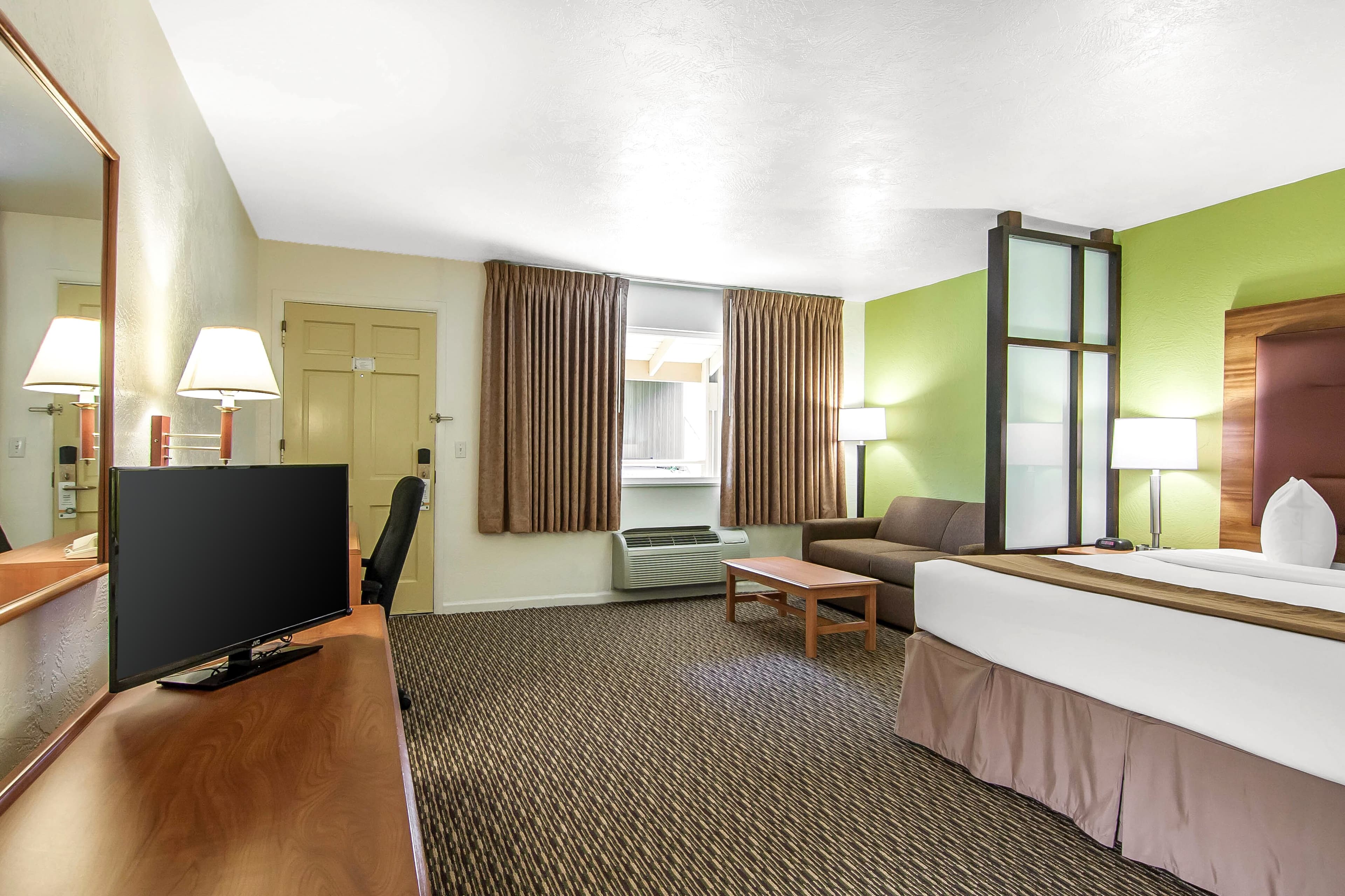 Quality Inn & Suites at Coos Bay — 12