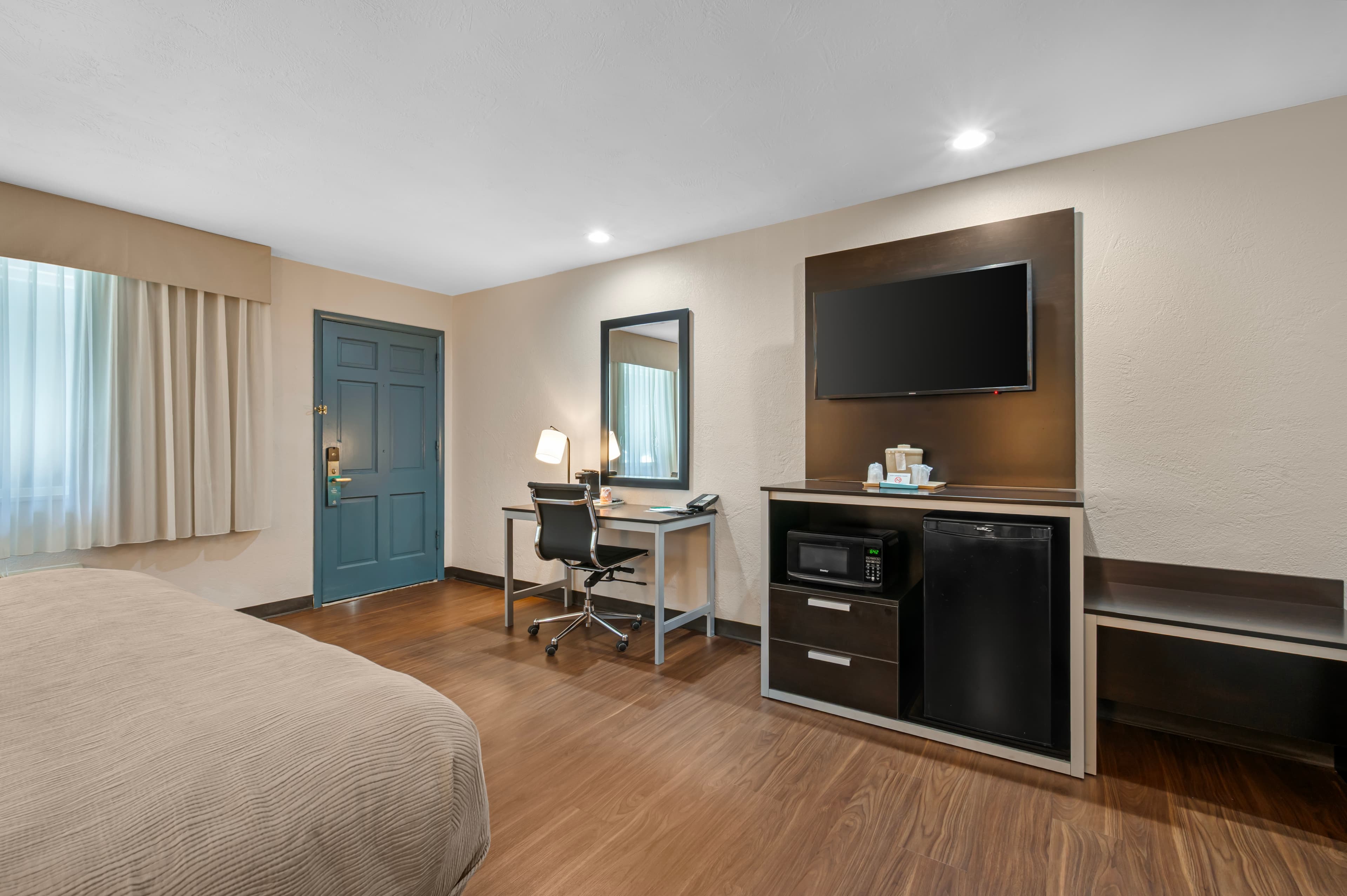Quality Inn & Suites at Coos Bay - Image 4