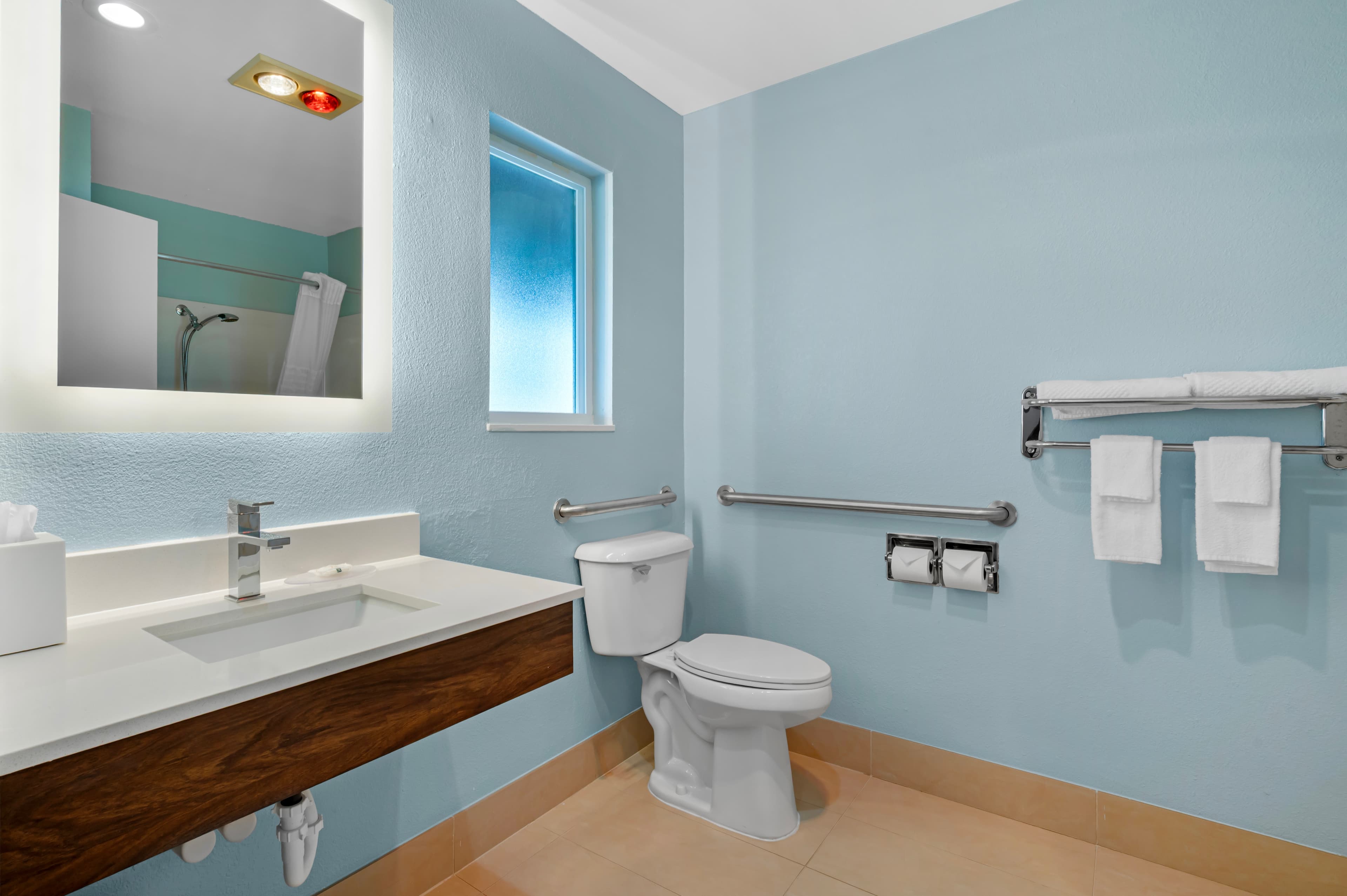 Quality Inn & Suites at Coos Bay - Image 5