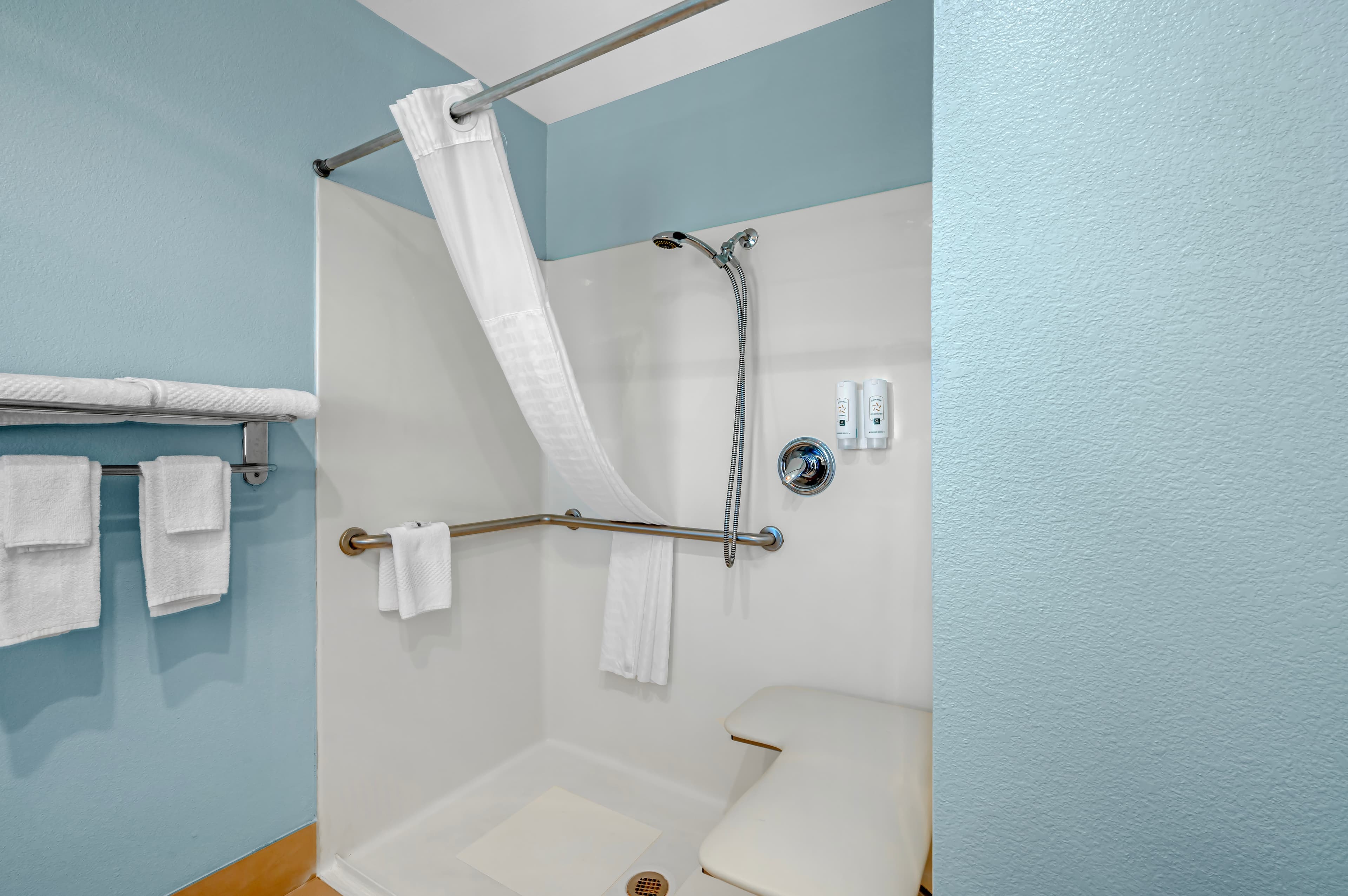 Quality Inn & Suites at Coos Bay — 6