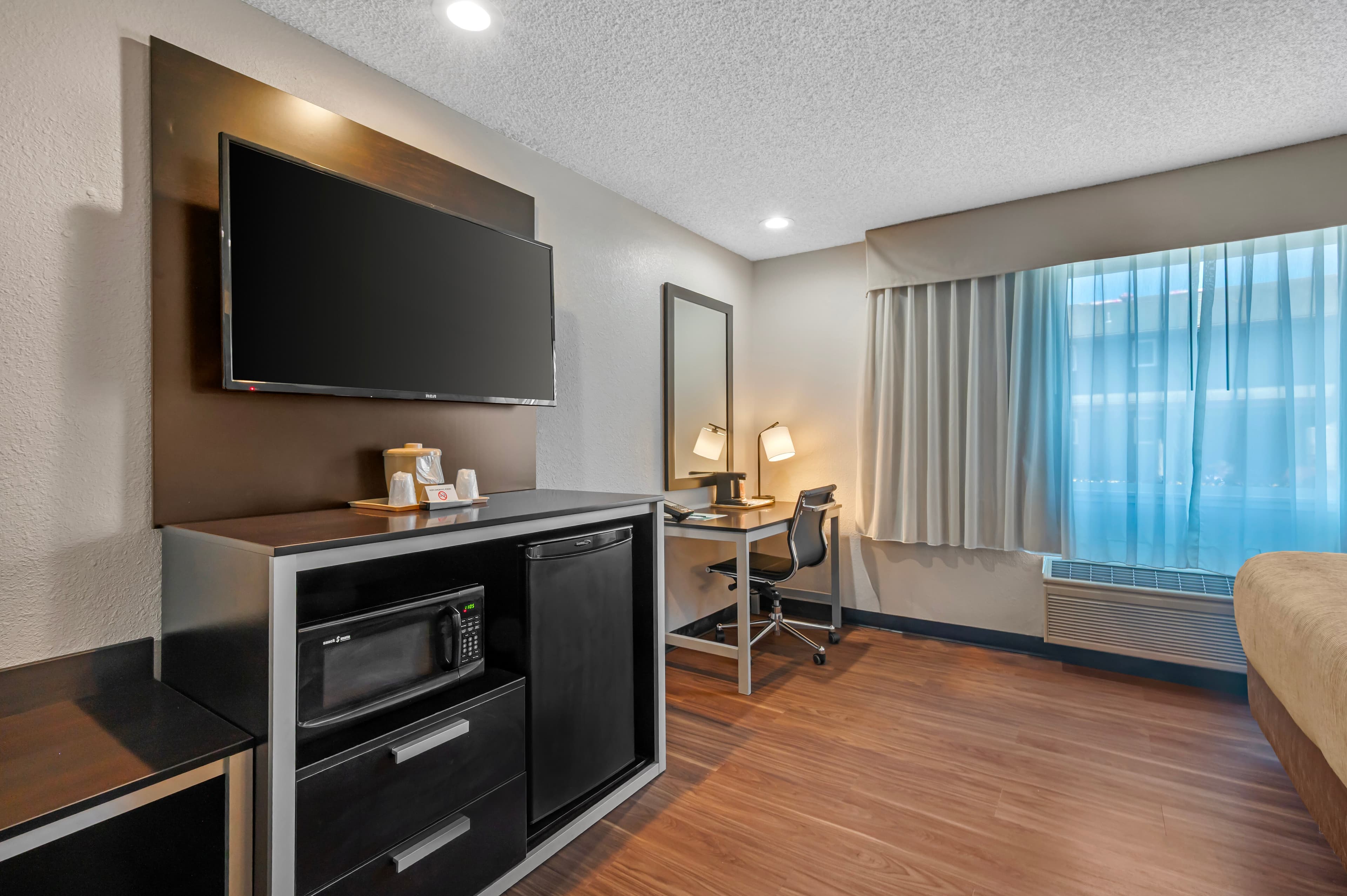 Quality Inn & Suites at Coos Bay — 13