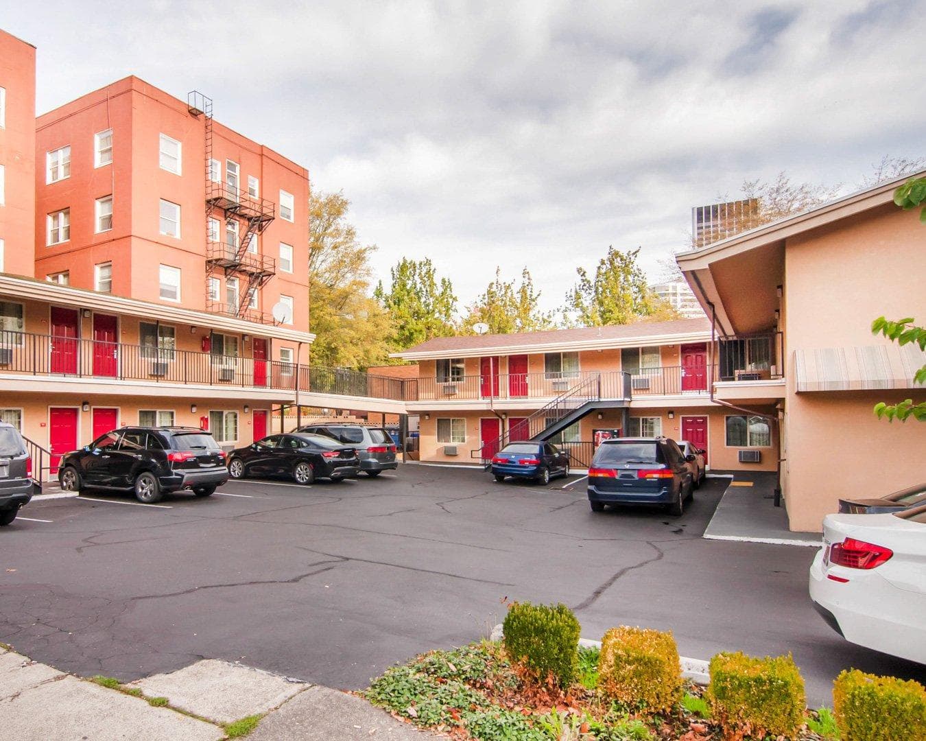 Econo Lodge Portland Downtown - Image 1