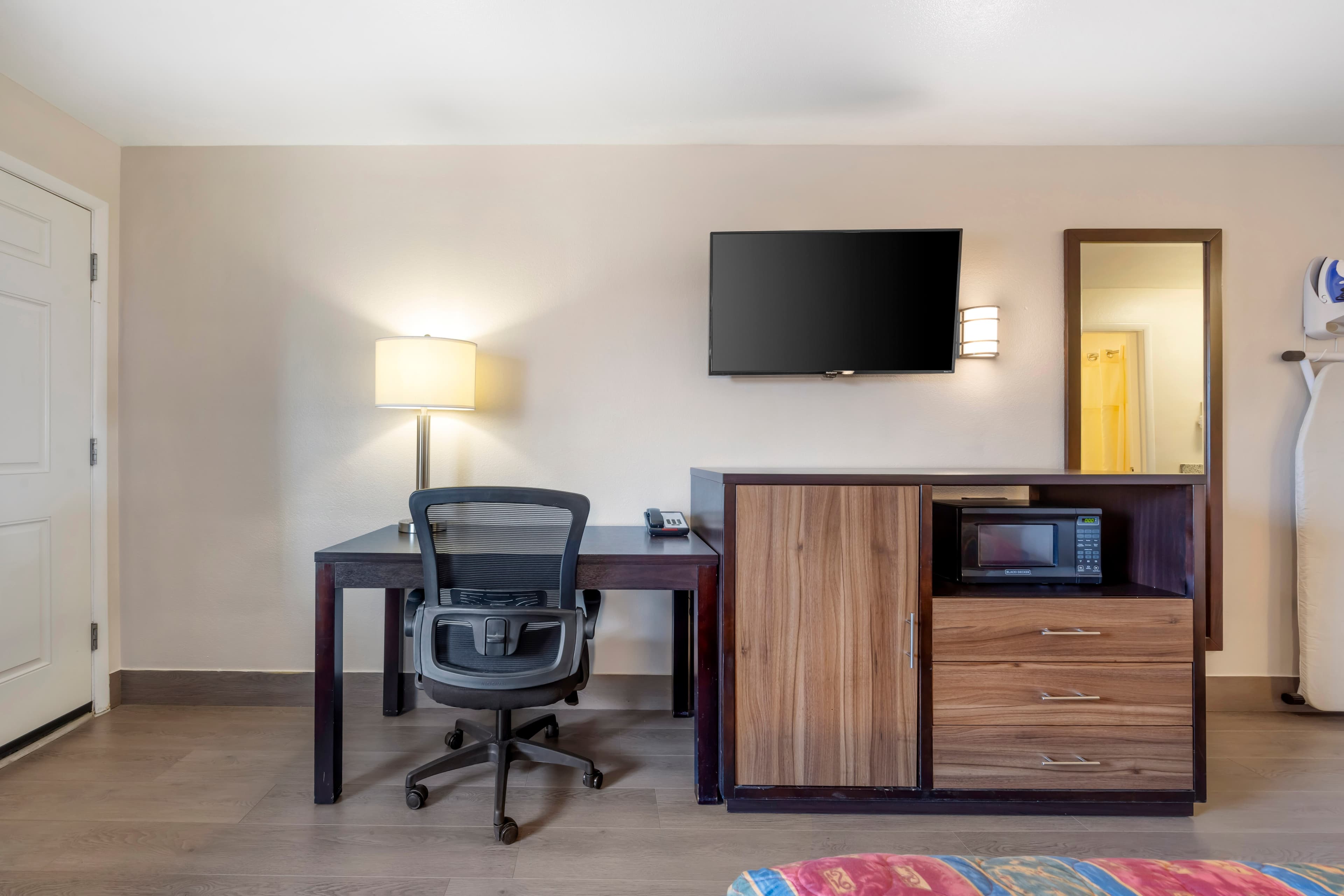 Rodeway Inn Albany — 12