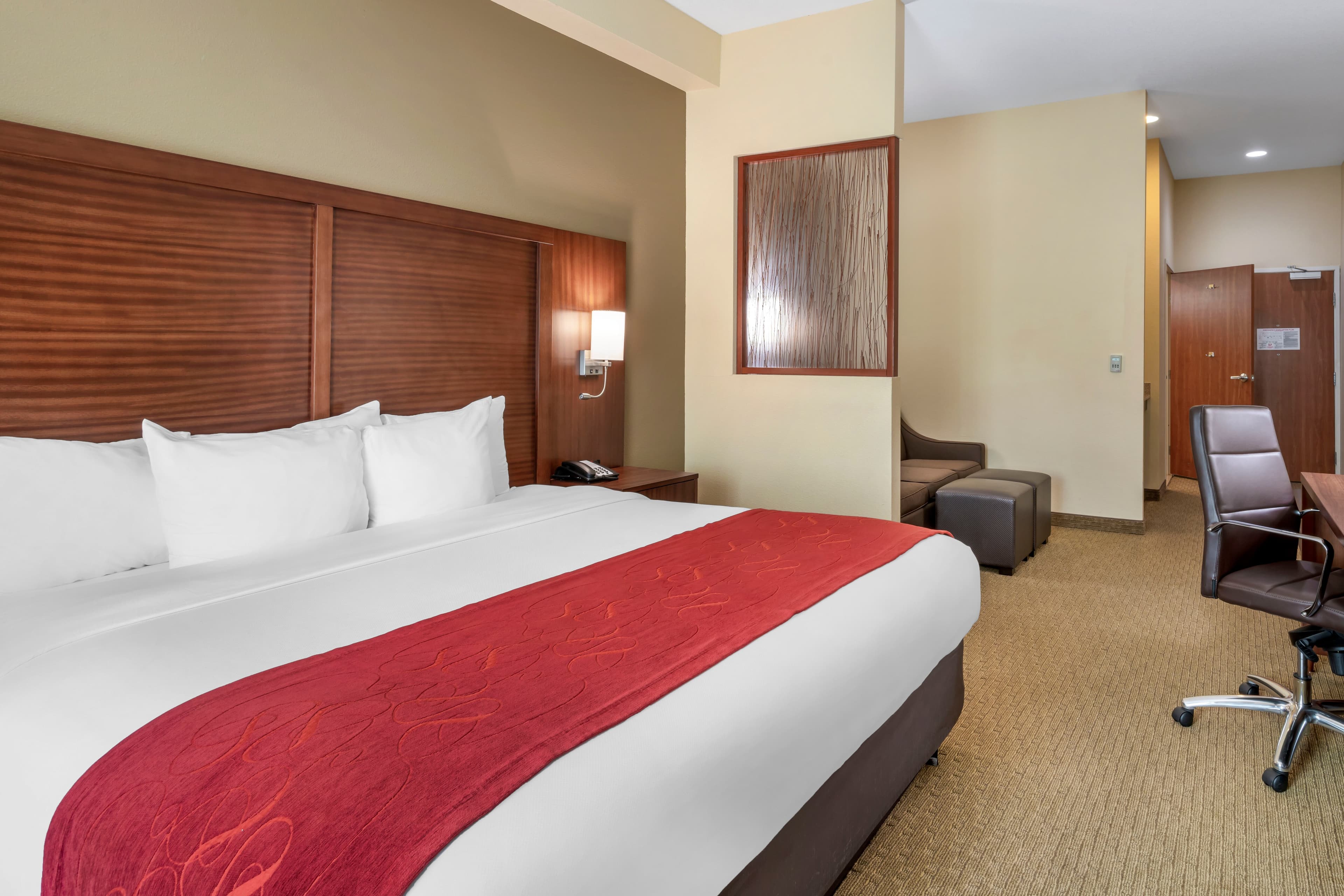Comfort Suites Eugene University - Image 5