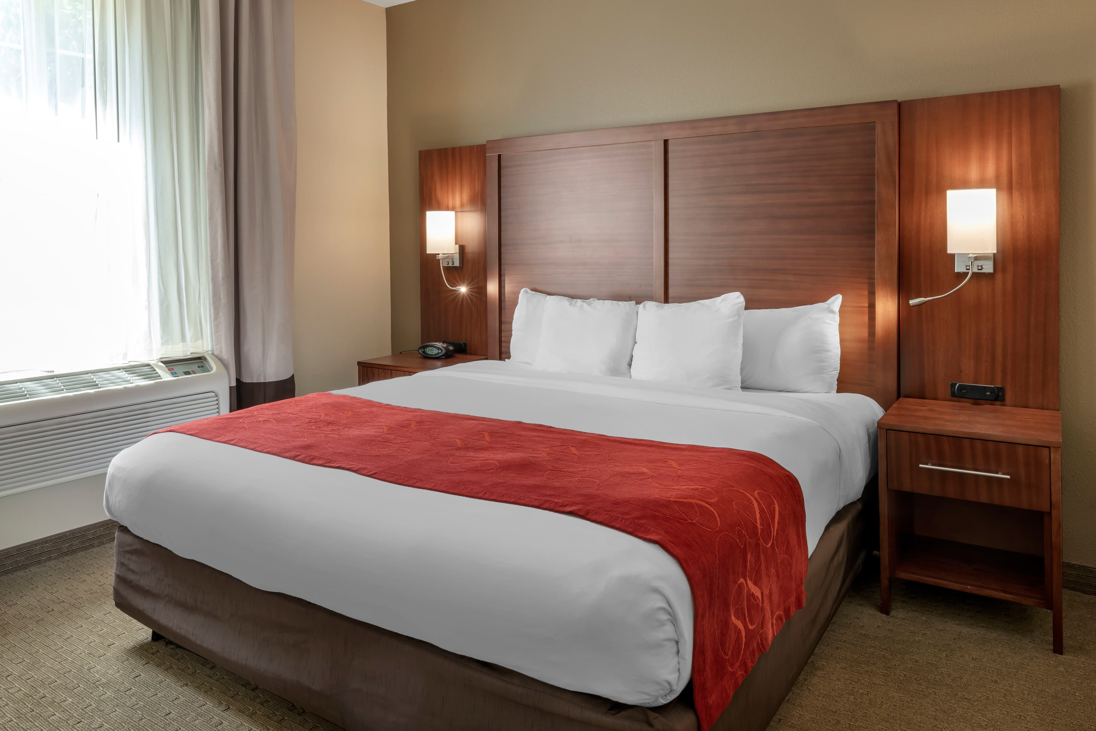 Comfort Suites Eugene University — 17