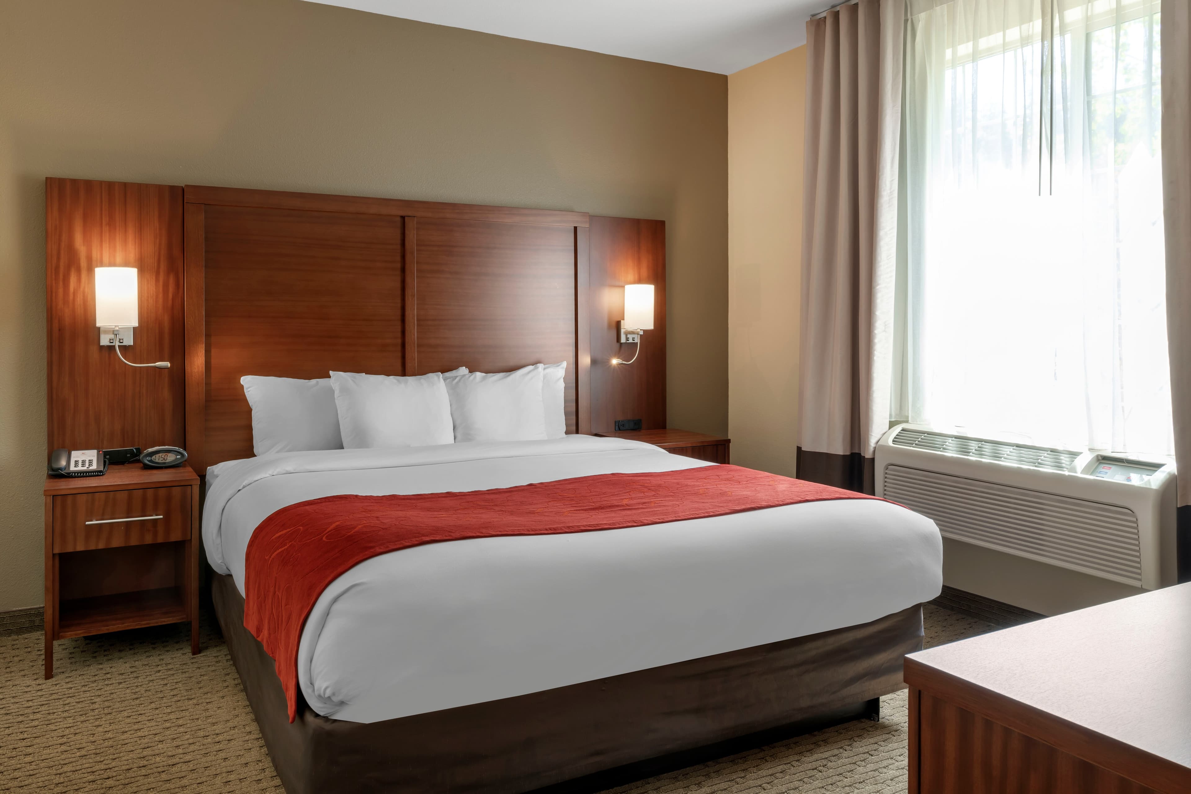 Comfort Suites Eugene University — 18