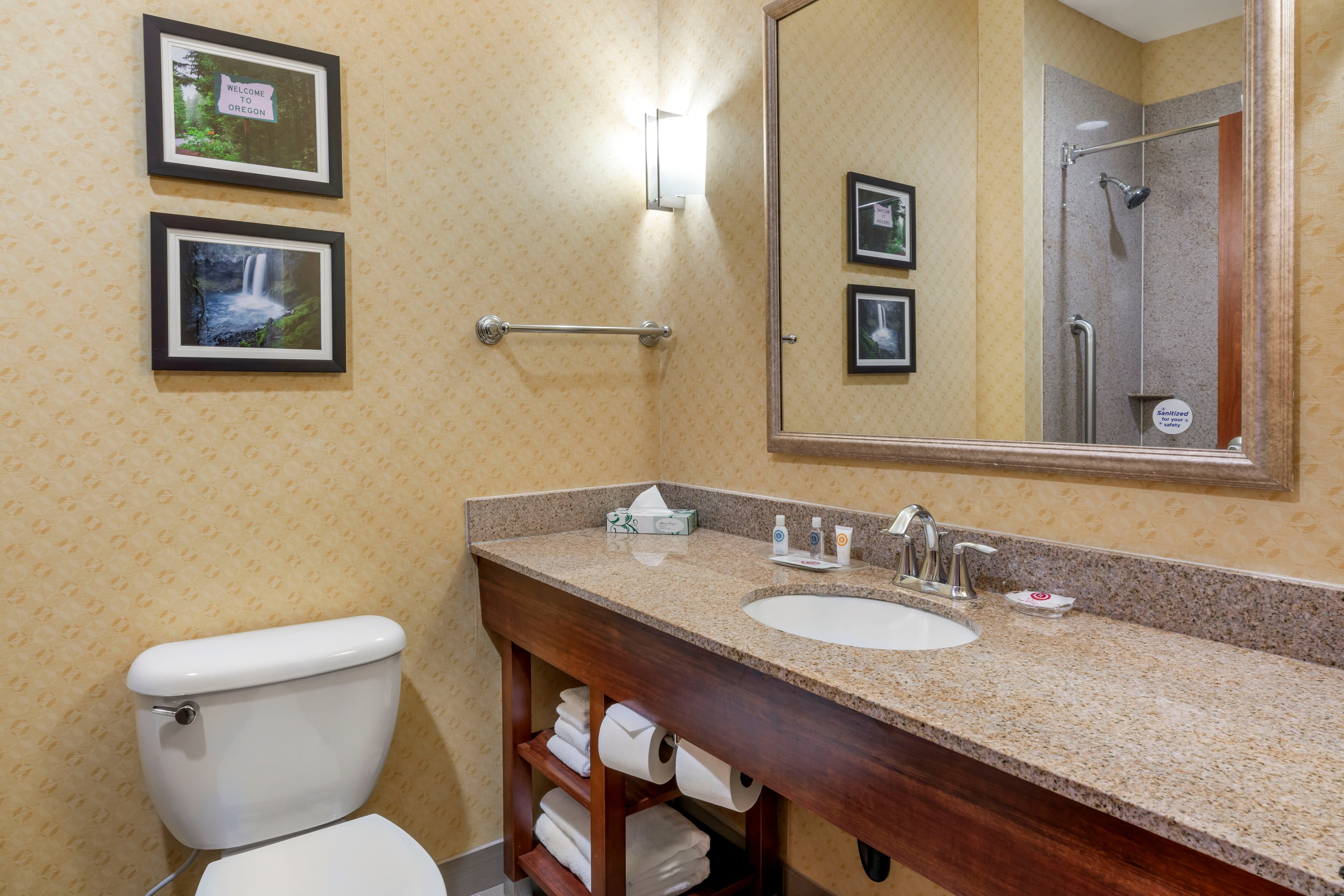 Comfort Suites Eugene University — 19