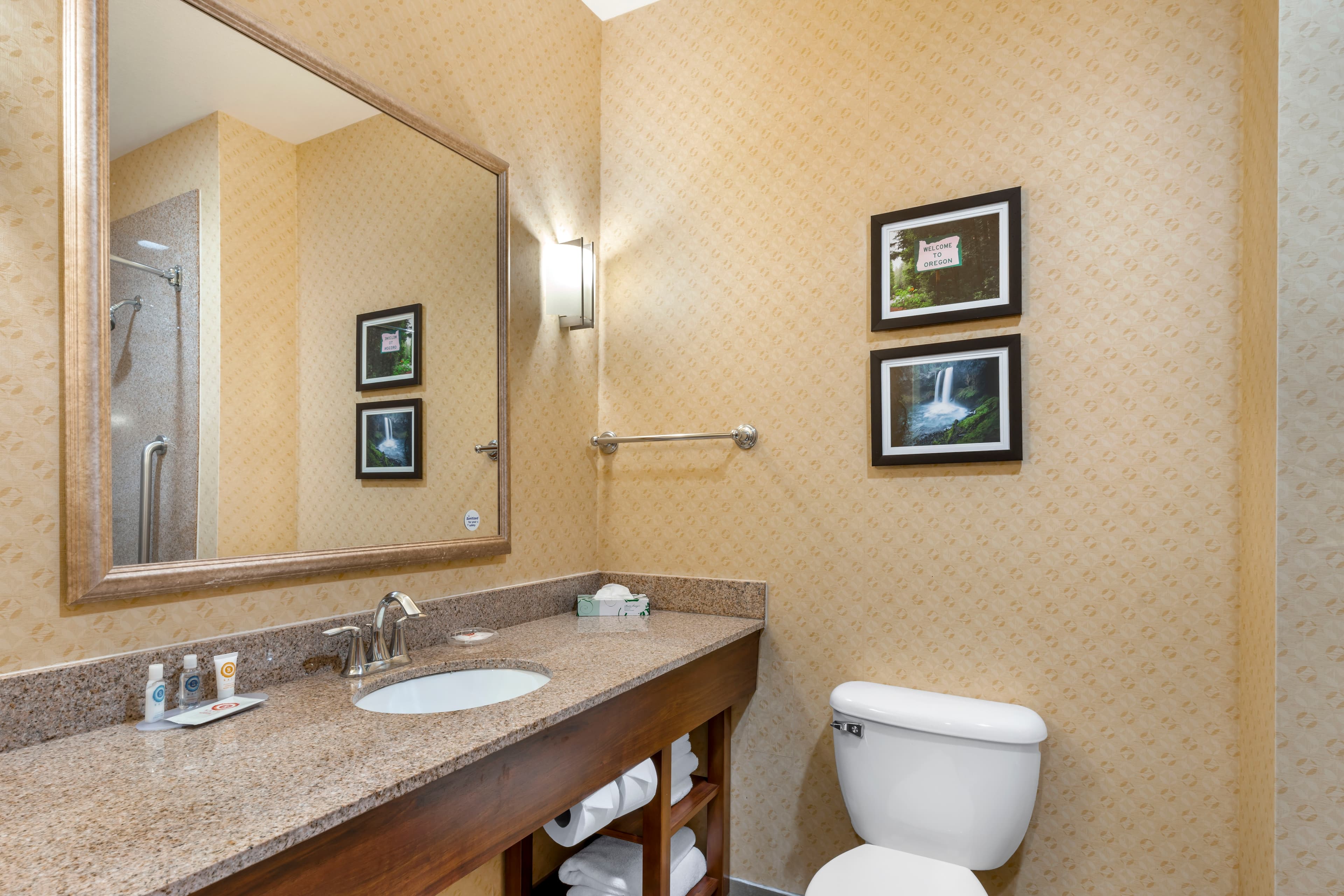 Comfort Suites Eugene University — 24