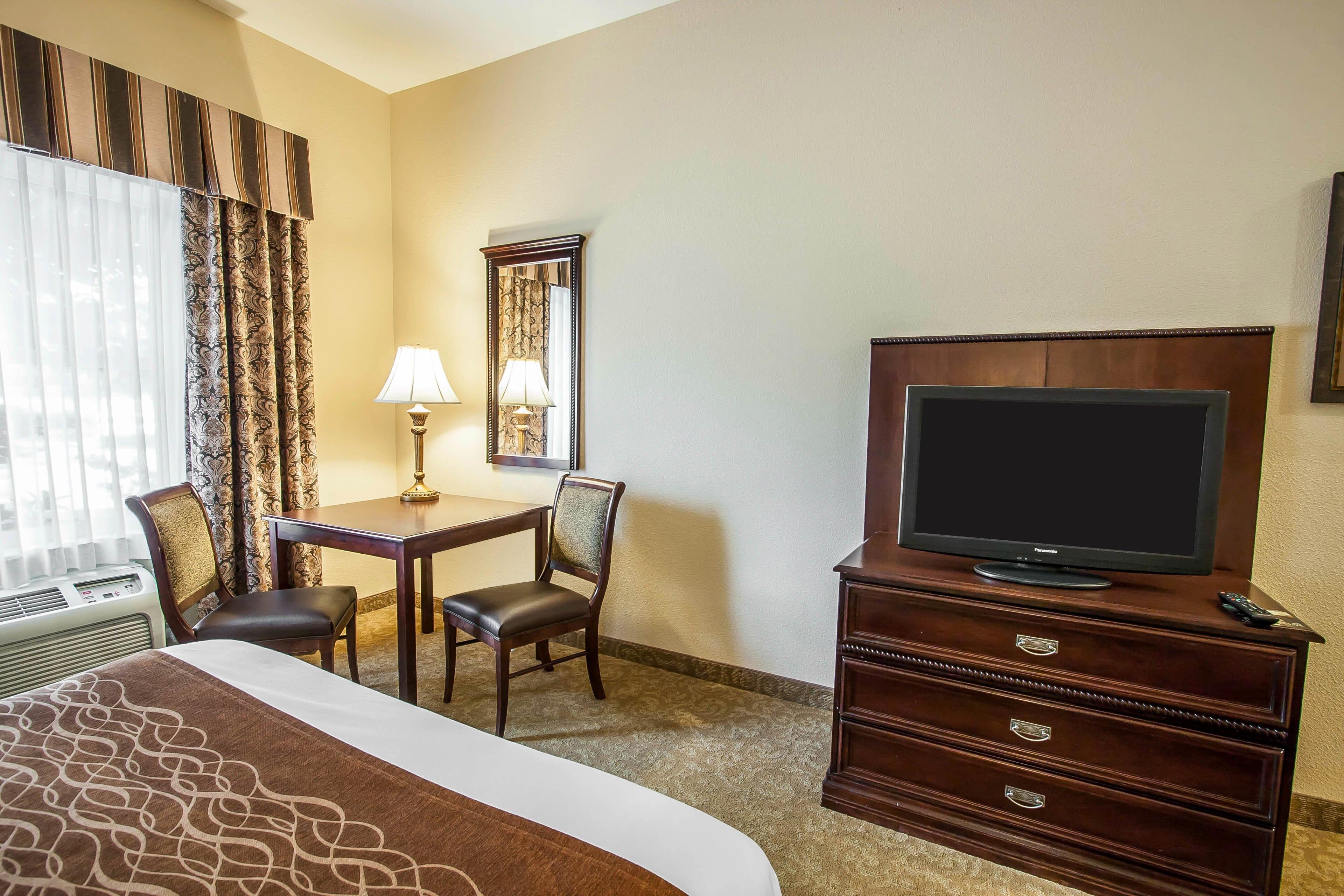 Comfort Inn & Suites McMinnville Wine Country - Image 4