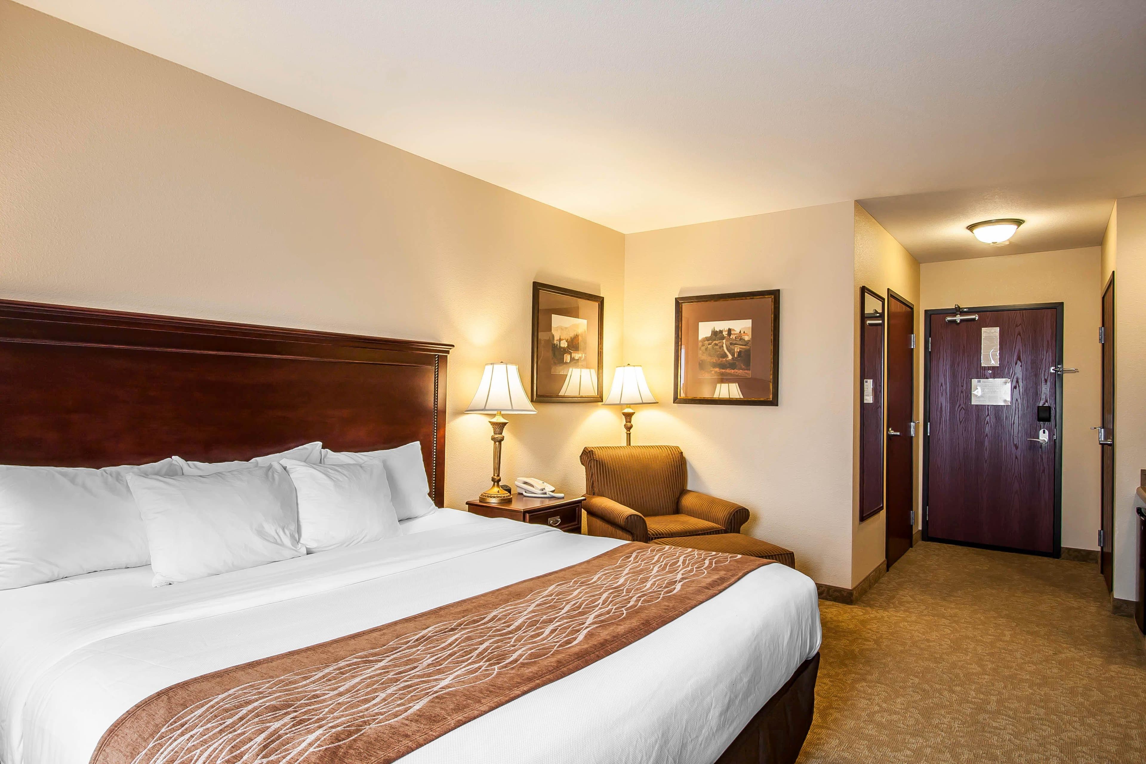 Comfort Inn & Suites McMinnville Wine Country — 9
