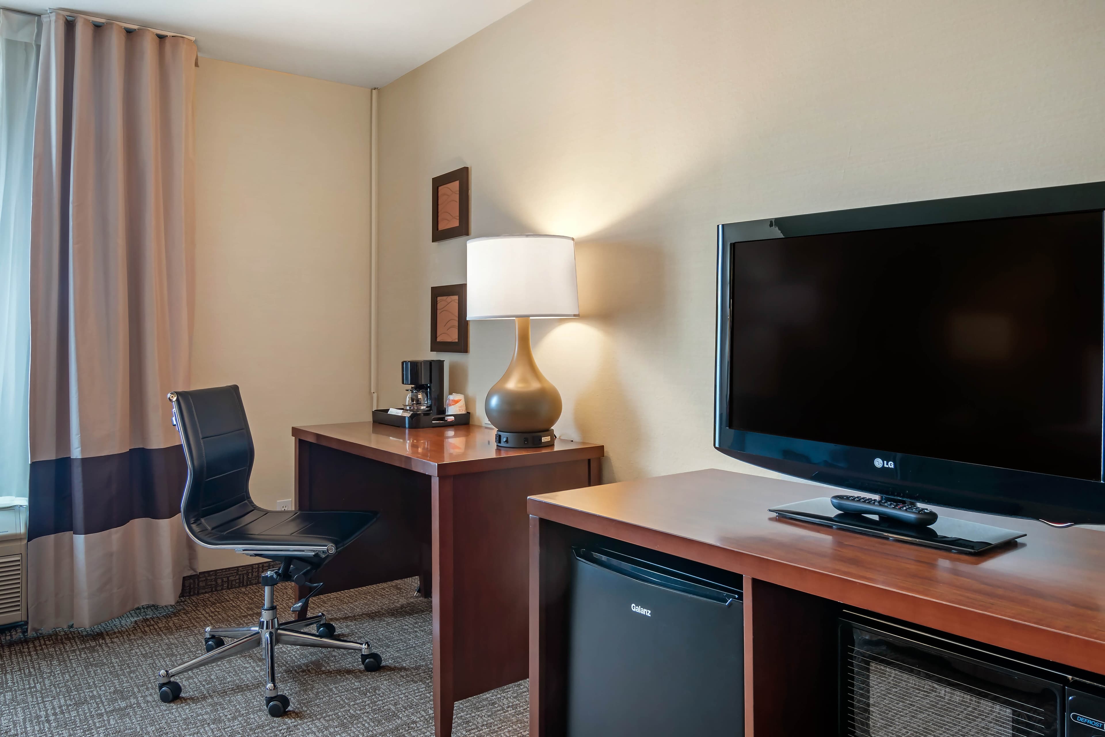 Comfort Inn & Suites Salem Northeast - Image 3