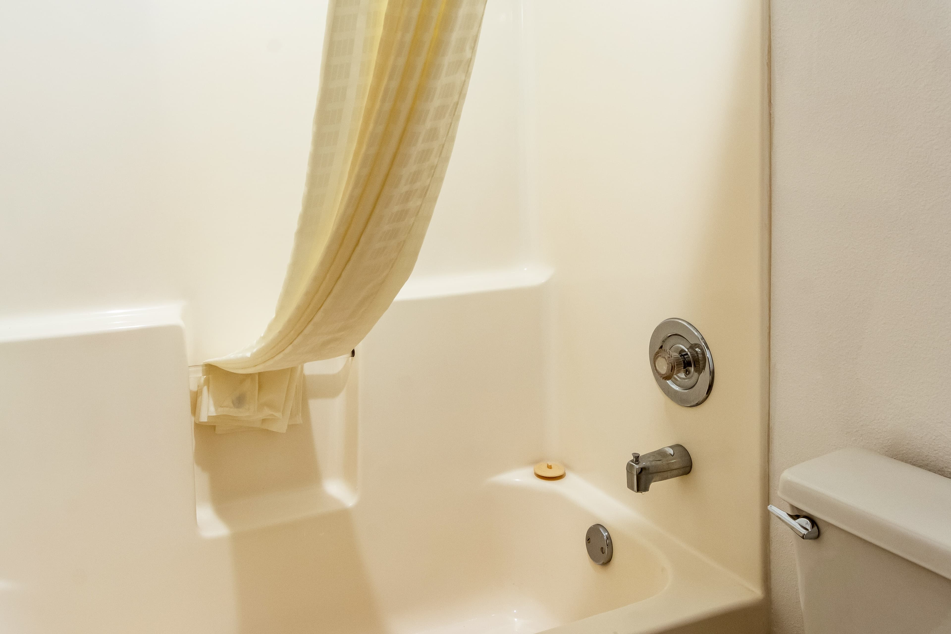 Econo Lodge Inn & Suites Madras — 21