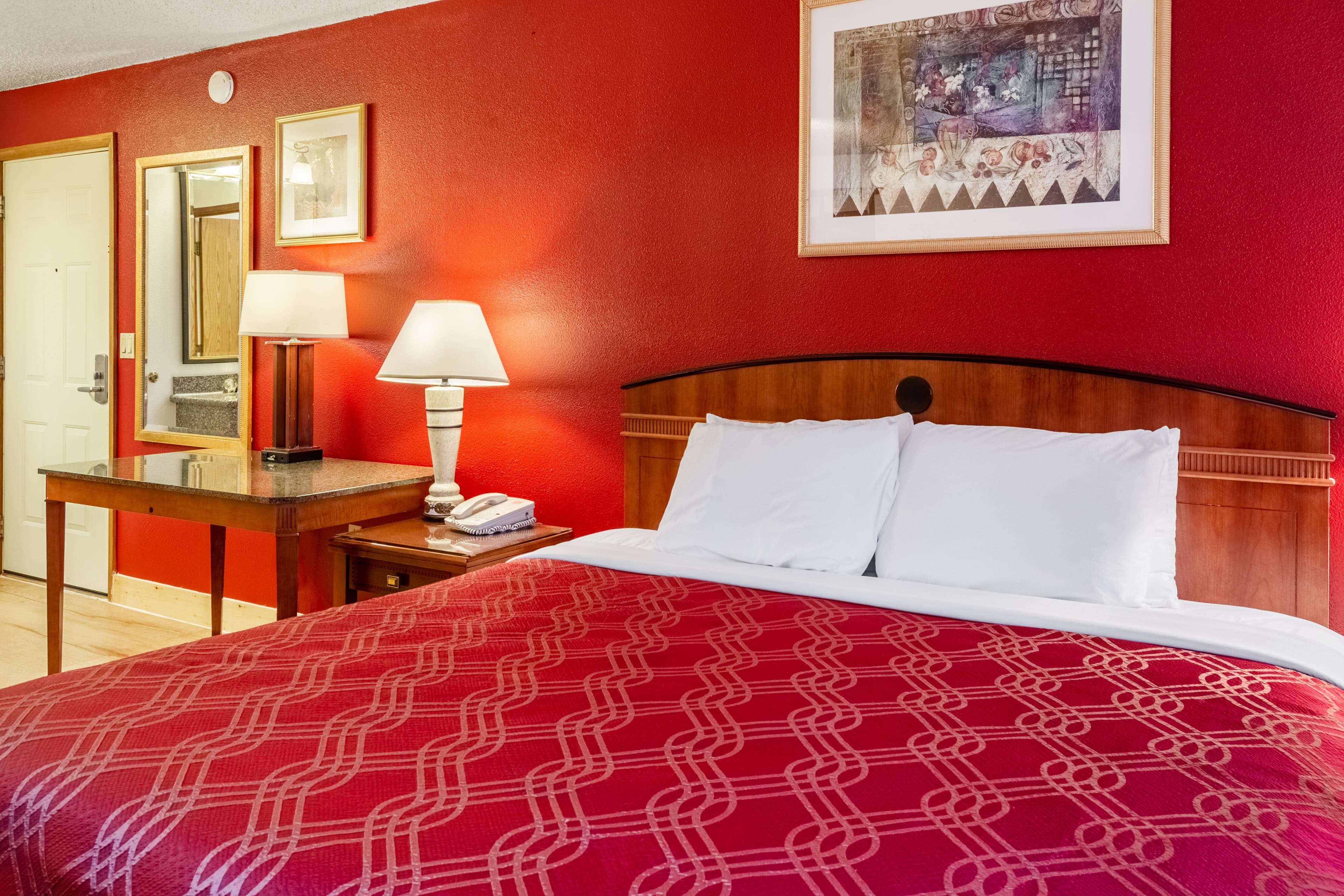 Econo Lodge Inn & Suites Madras — 12