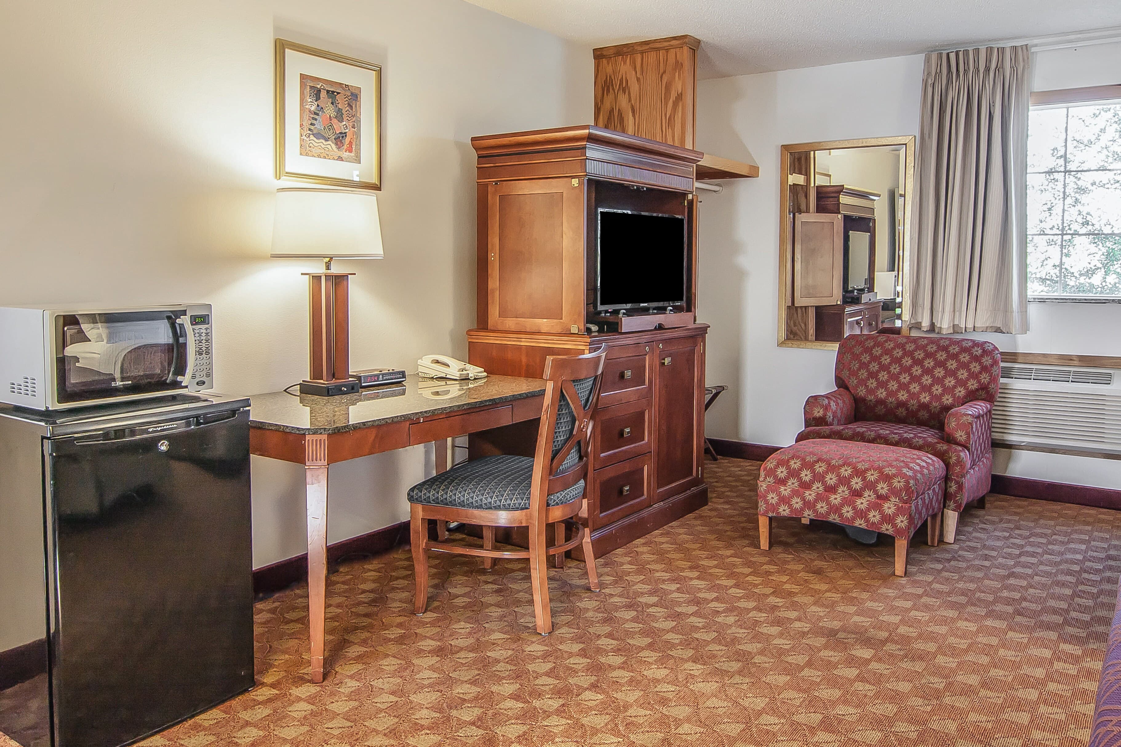 Econo Lodge Inn & Suites Madras — 31