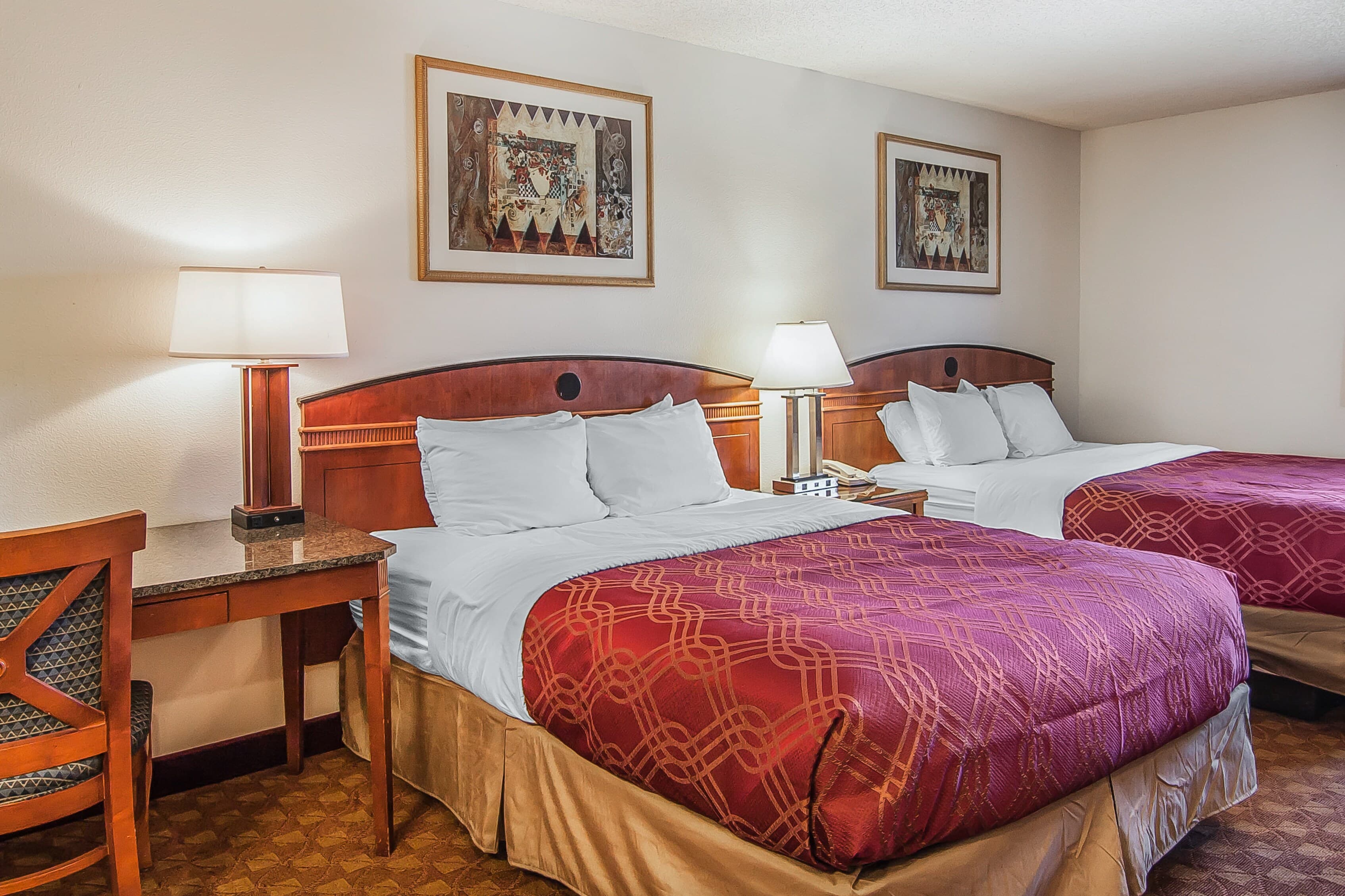 Econo Lodge Inn & Suites Madras — 39