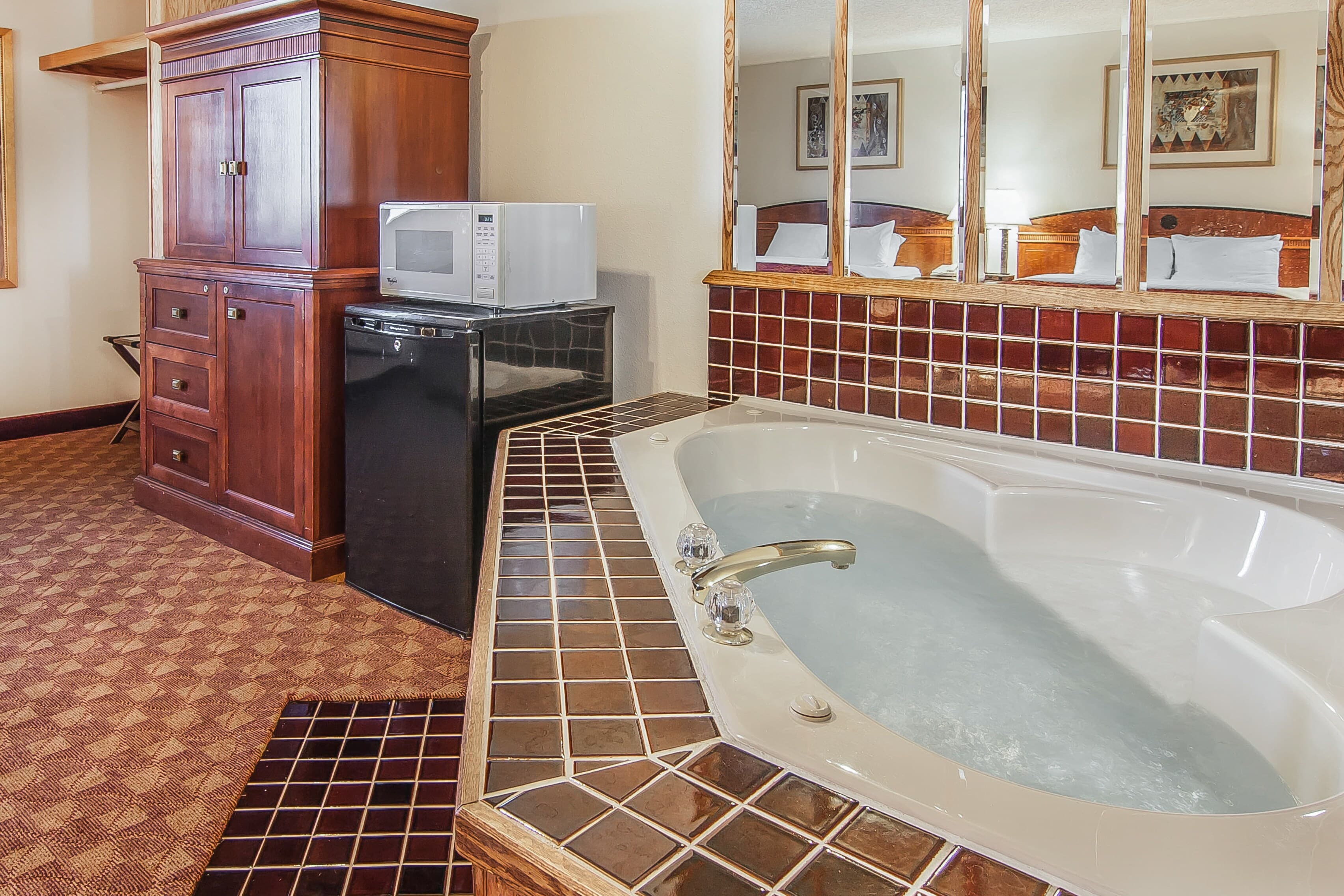 Econo Lodge Inn & Suites Madras — 40