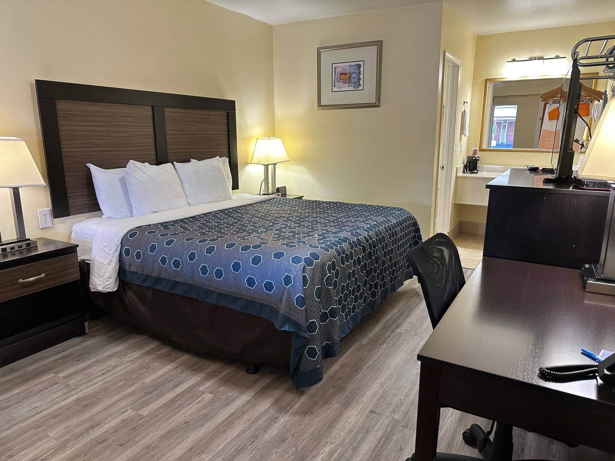 Rodeway Inn Medford South I-5 — 14