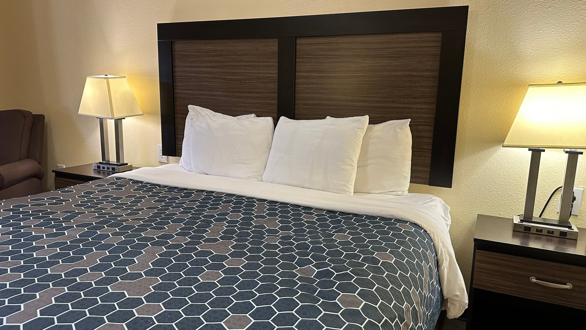 Rodeway Inn Medford South I-5 — 15