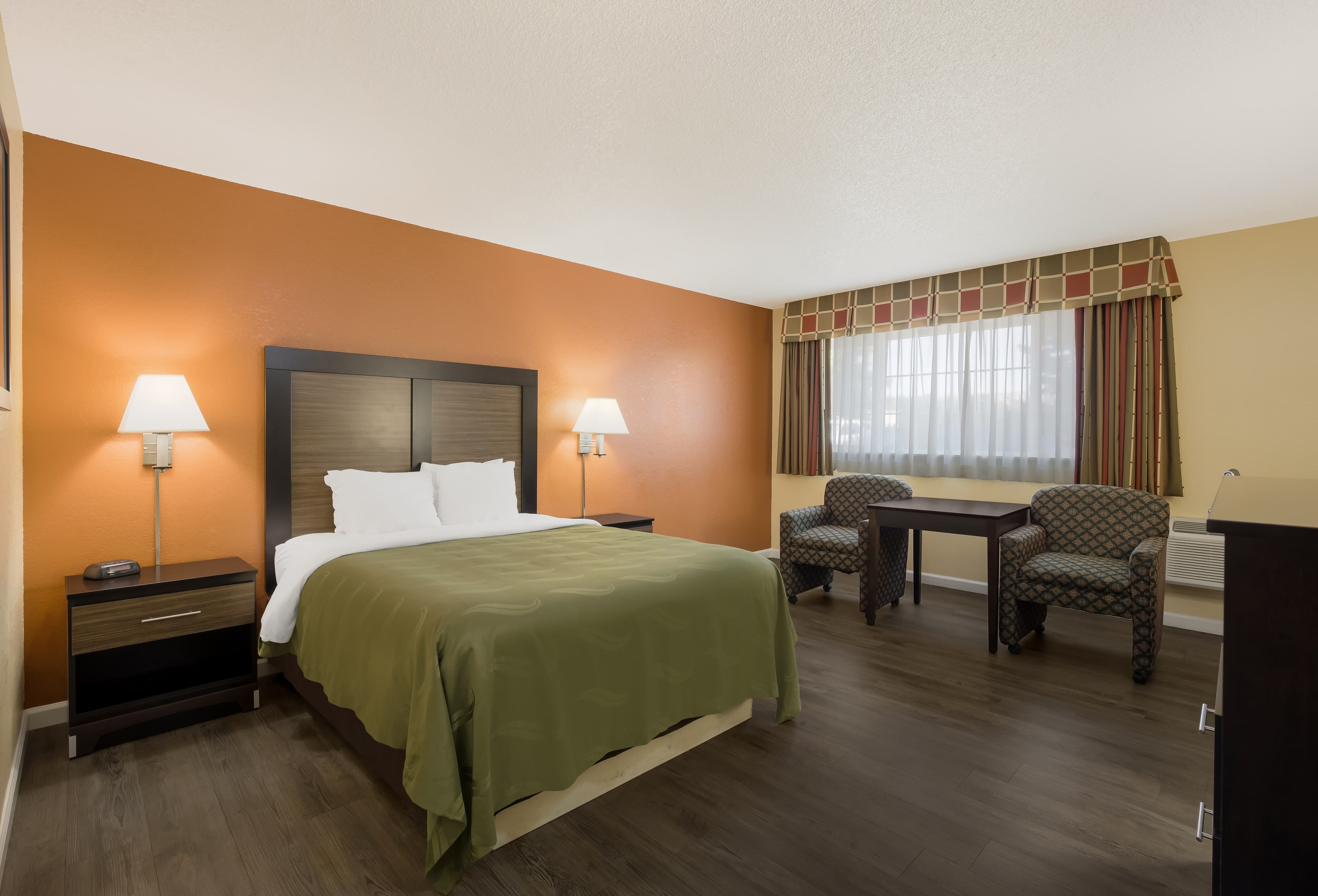 Quality Inn & Suites Medford Airport - Image 5