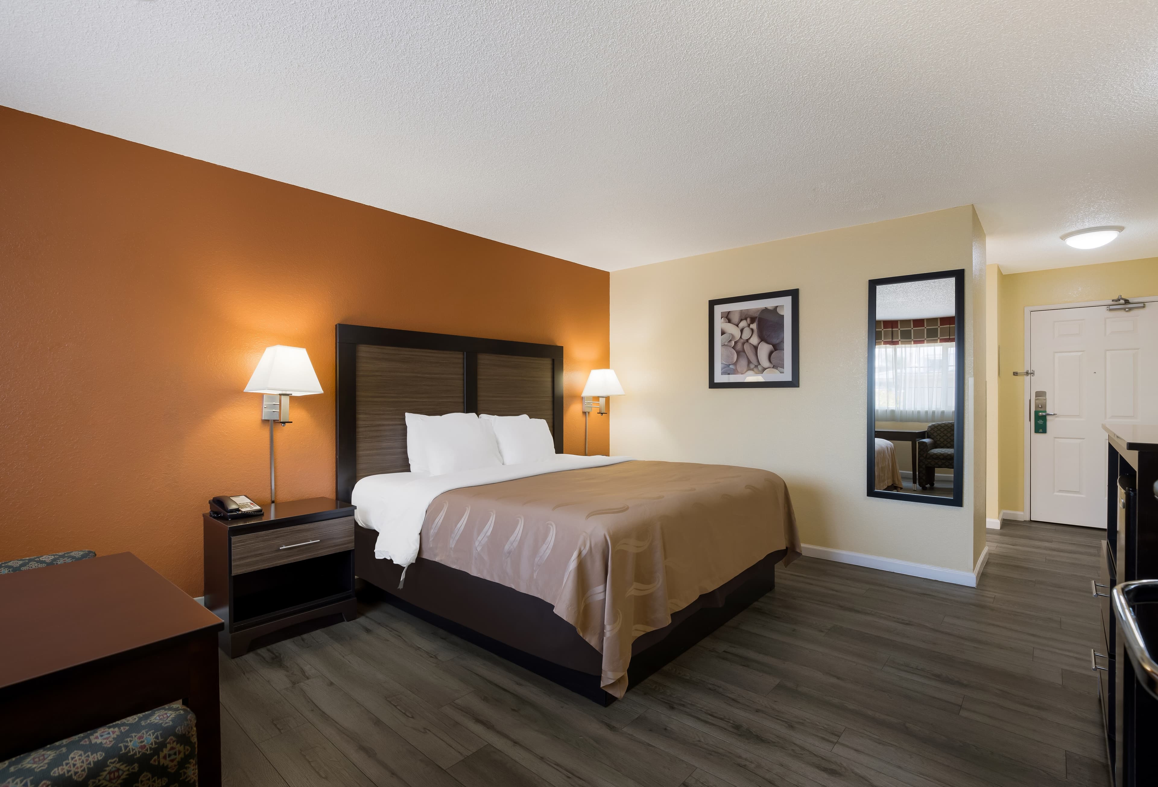 Quality Inn & Suites Medford Airport - Image 3