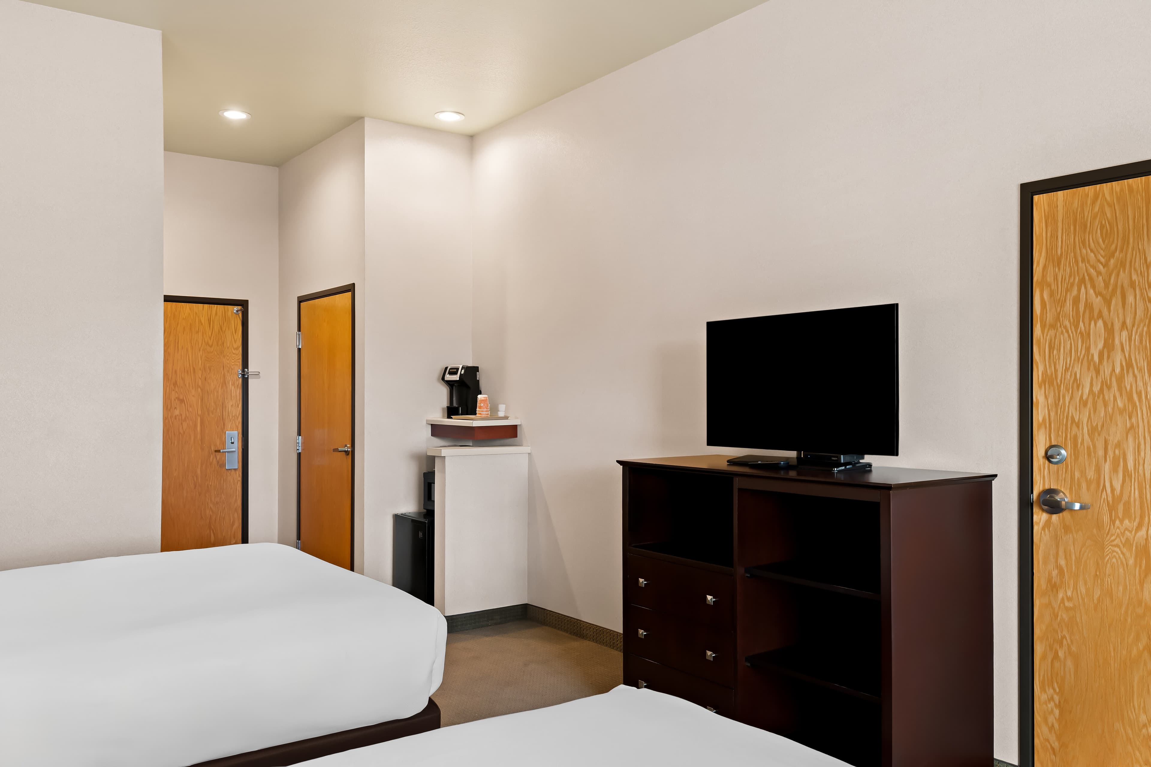 Comfort Inn & Suites Creswell — 22