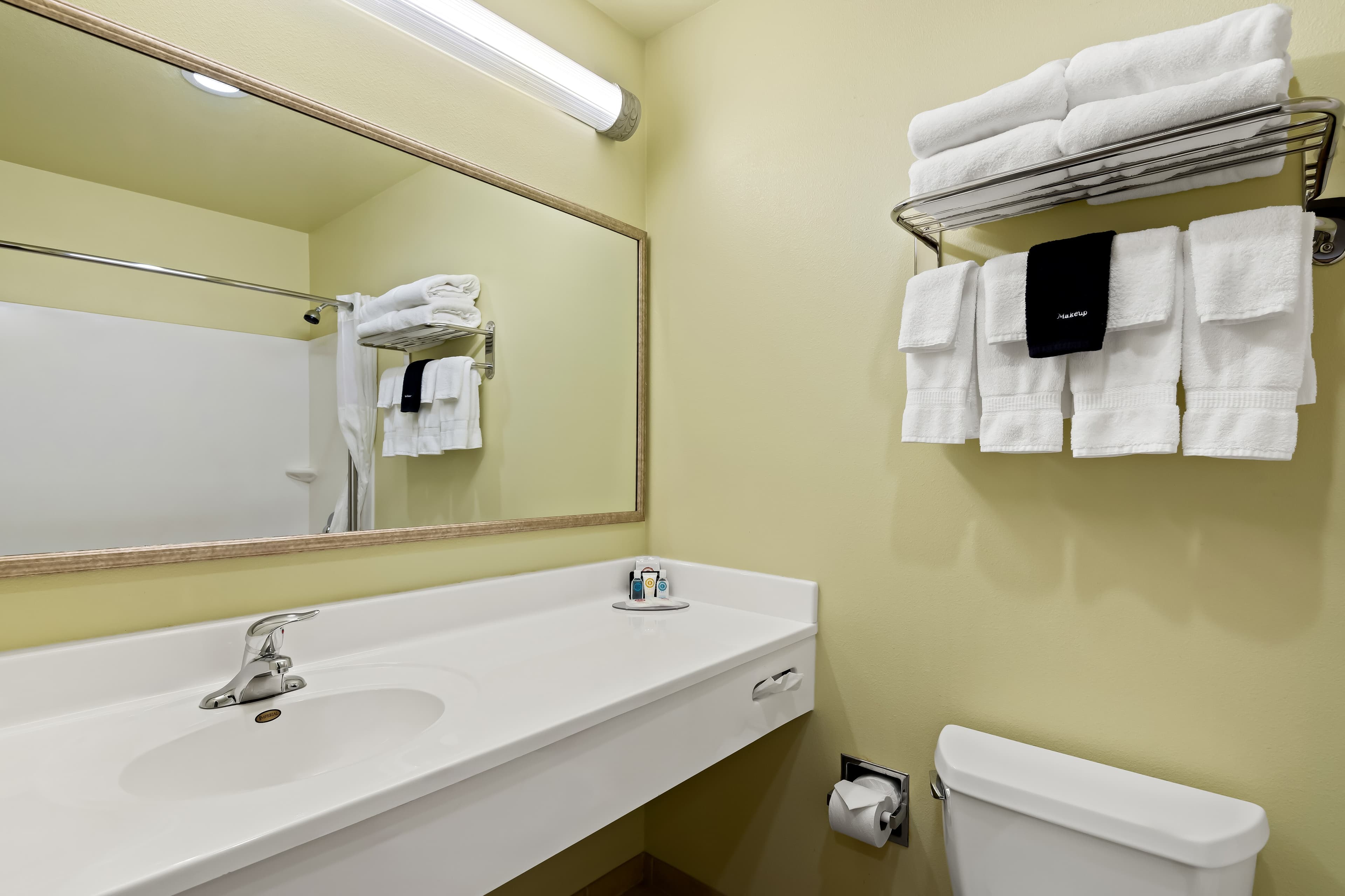 Comfort Inn & Suites Creswell — 26