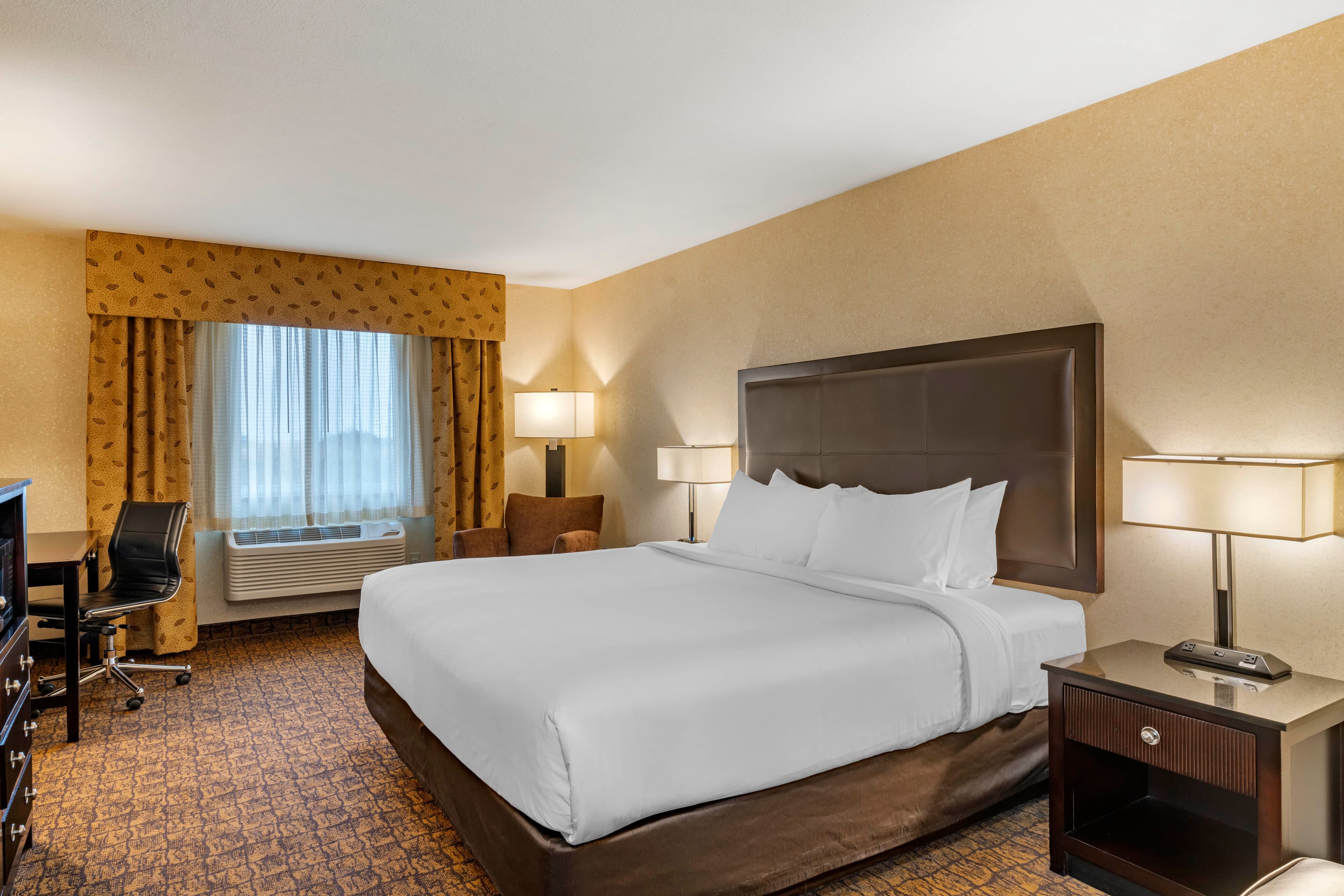 Lloyd Hotel Astoria Bayfront, an Ascend Collection Hotel - Image 2