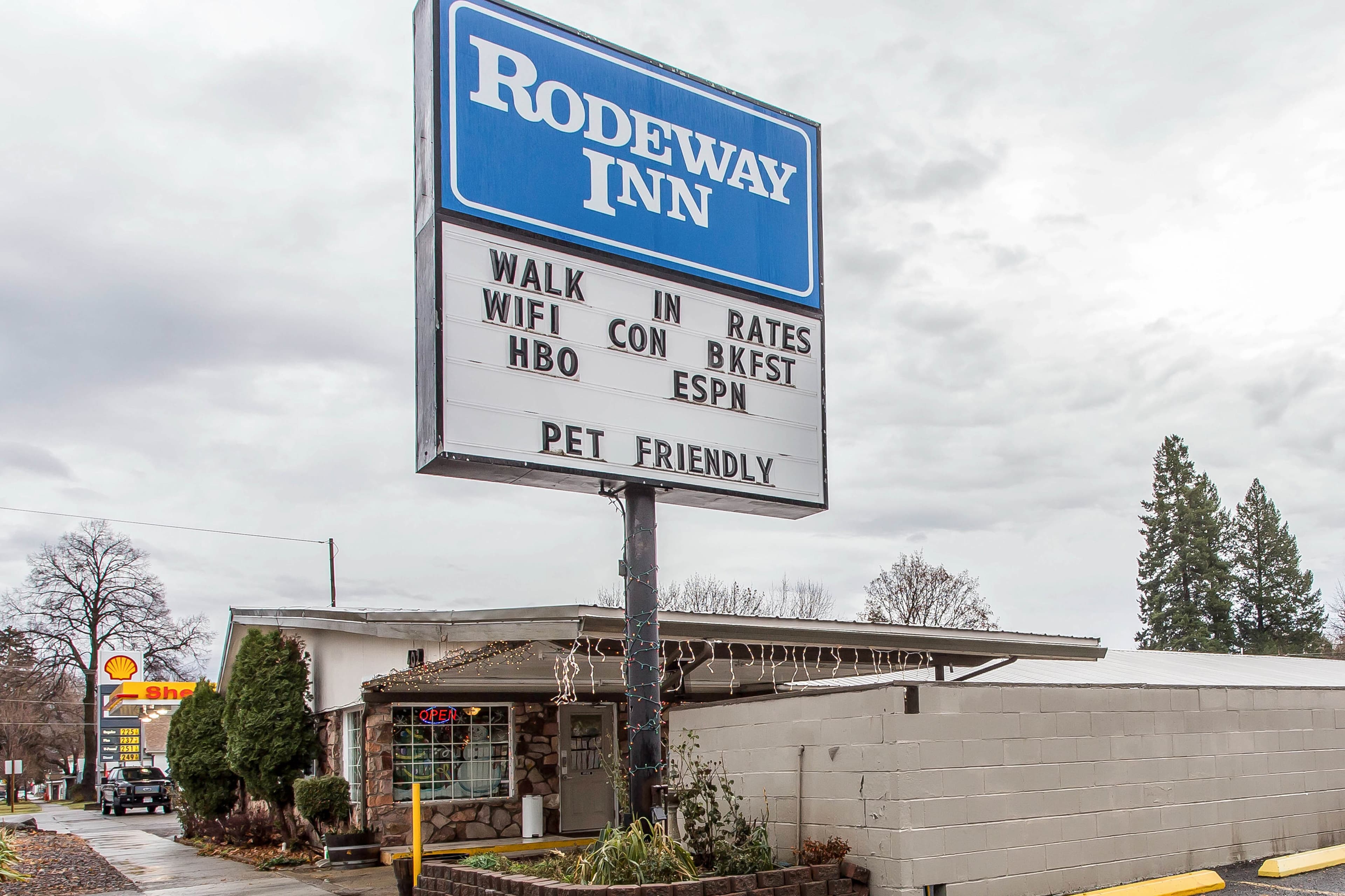 Rodeway Inn La Grande - Island City - Image 1