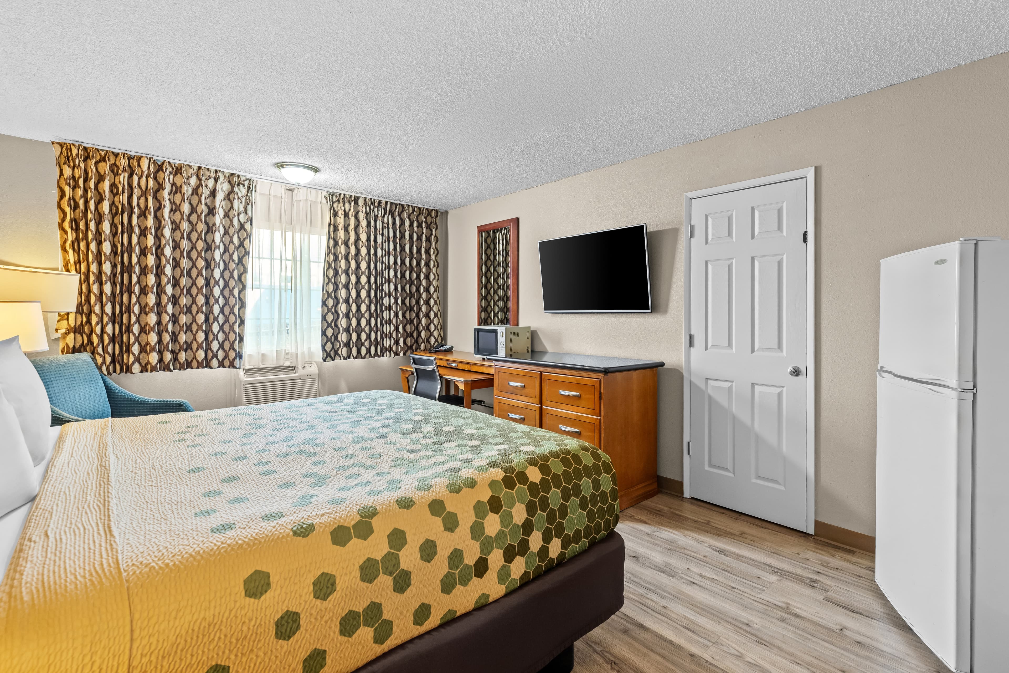 Rodeway Inn & Suites Portland West - Beaverton - Image 3
