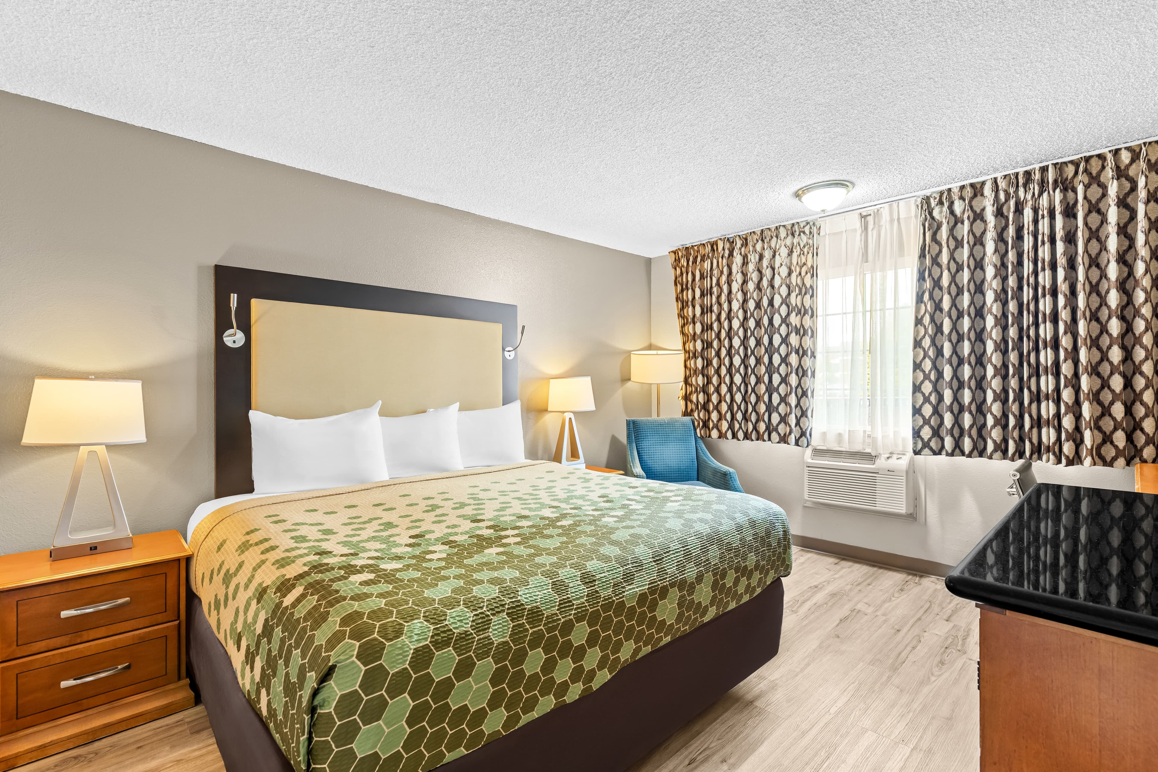 Rodeway Inn & Suites Portland West - Beaverton - Image 2